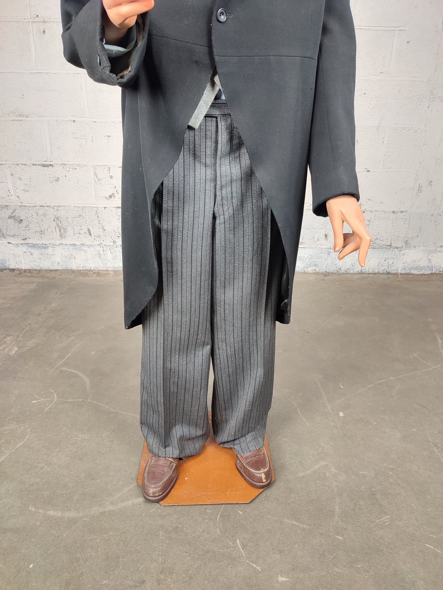 Levensechte Oude Mannequin Frans Reper image 12