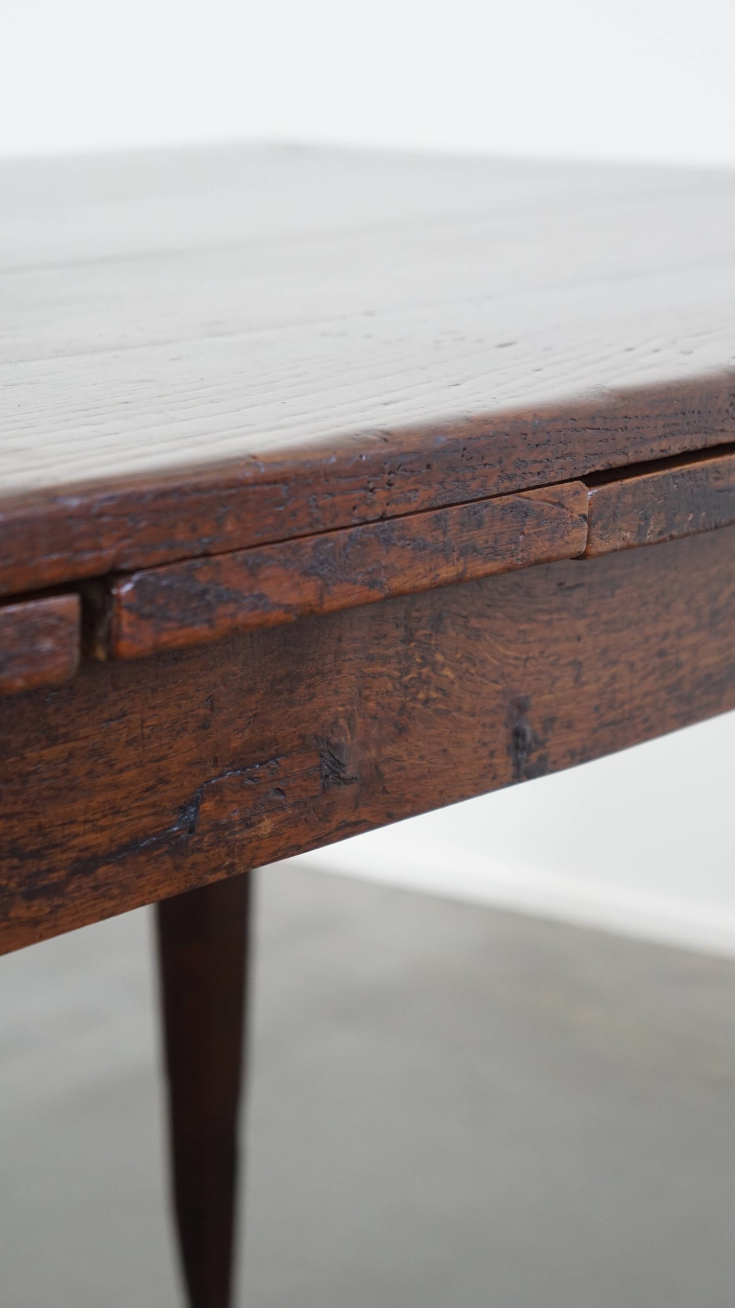 Antieke Franse Eikenhouten Uitschuifbare Xxl Eettafel Uit Eind 18e/ Begin 19e Eeuw image 16
