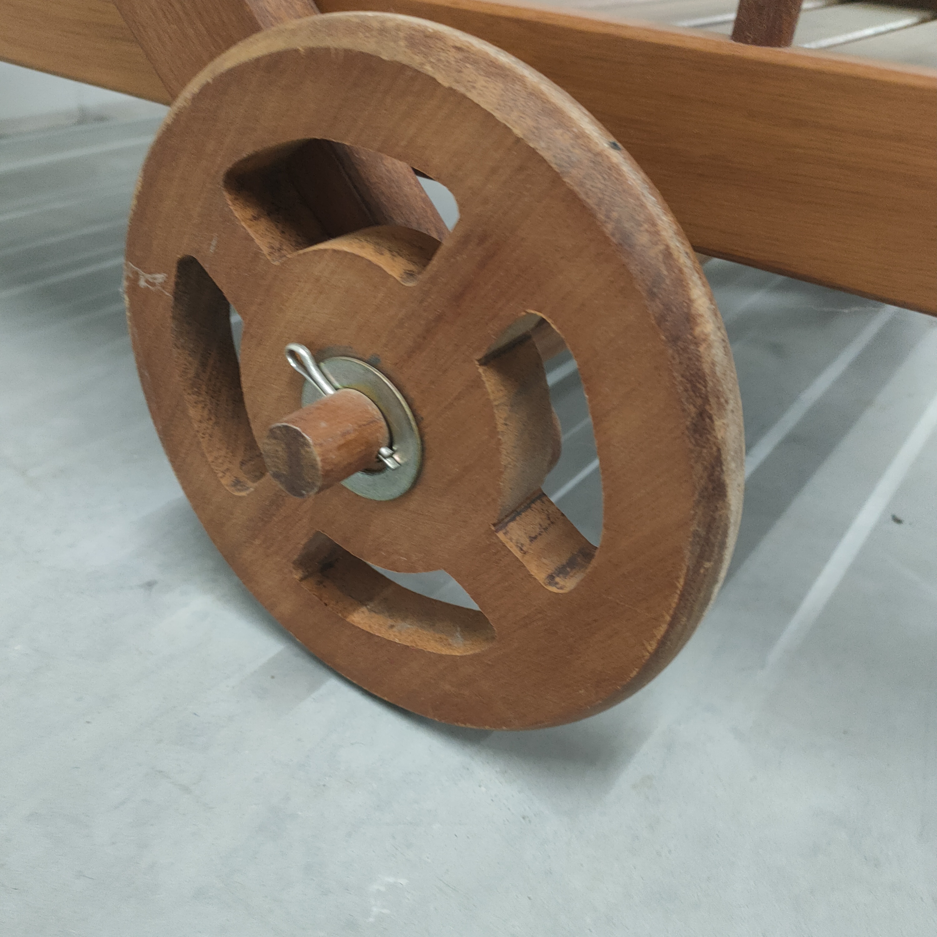 Houten Serveertrolley Met Afneembaar (dien)blad image 10