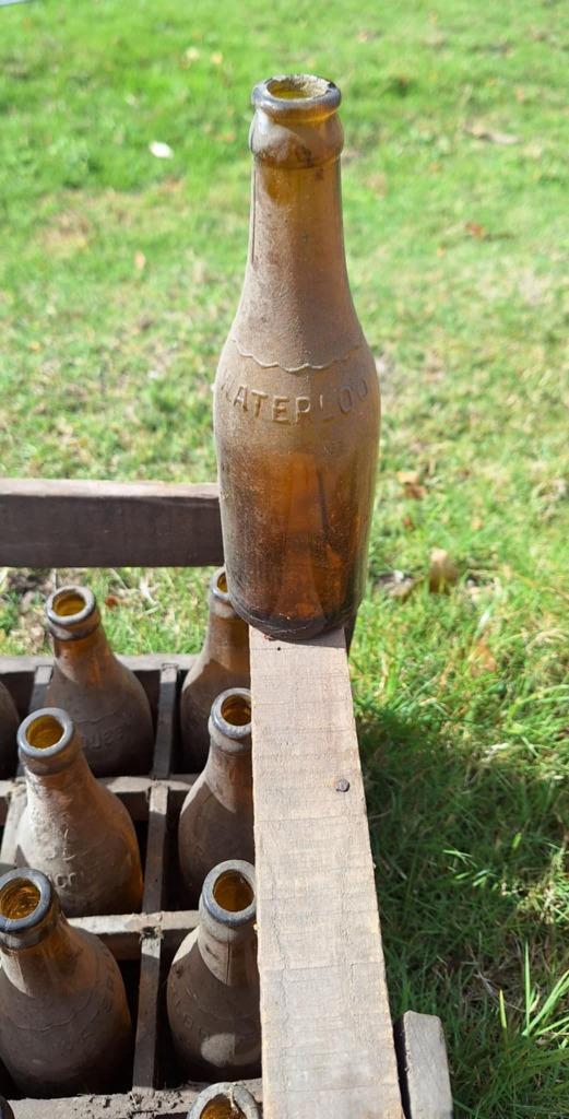 60 Tot 80 Jaar Oude Krat, Flessenkrat Met 24 Bierflessen. image 4