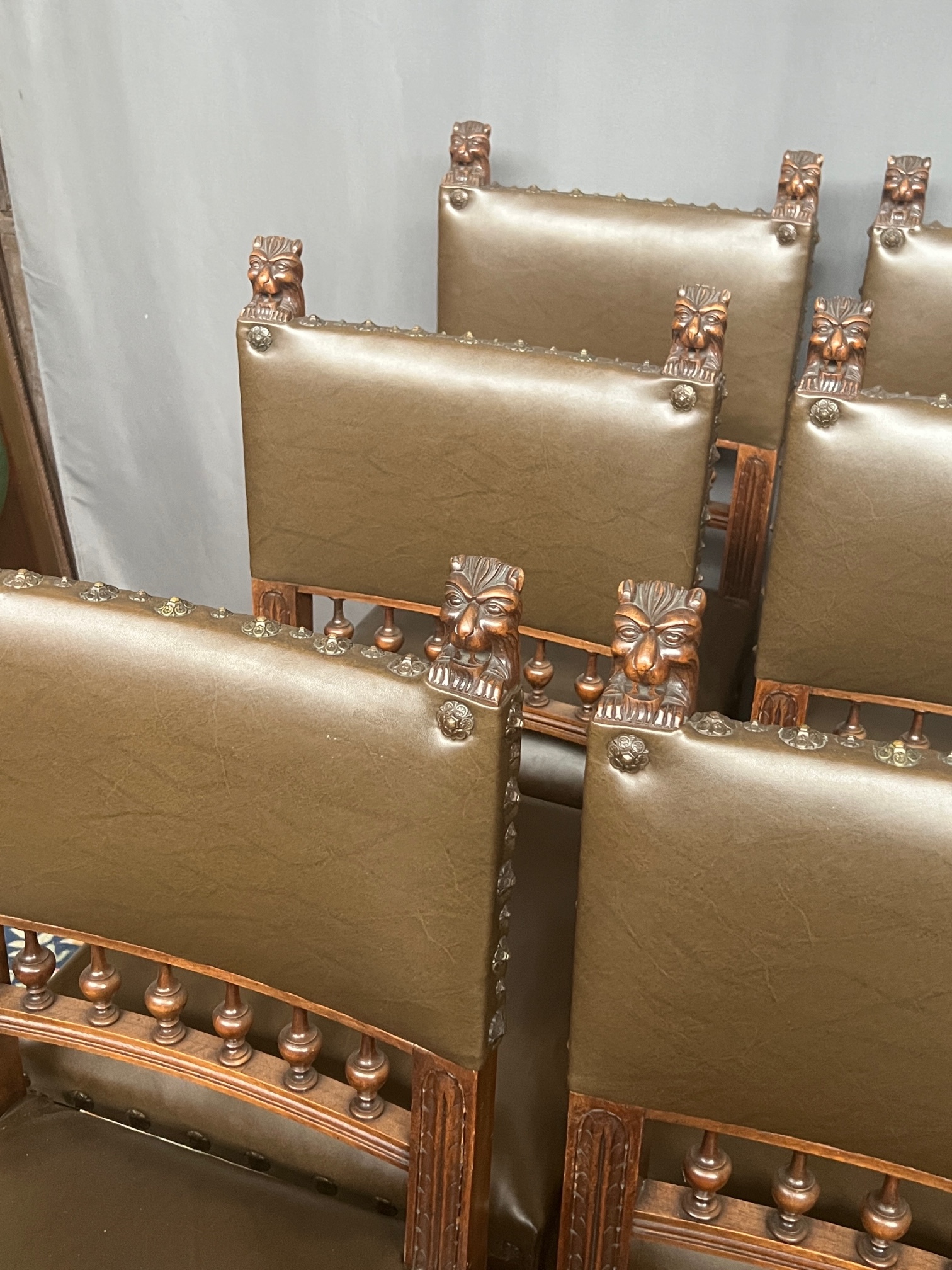 Set Van 12 Stoelen In Renaissancestijl. image 5