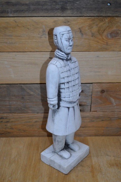 Wachter Terracotta Leger Armen Langs Zijn Zij image 3