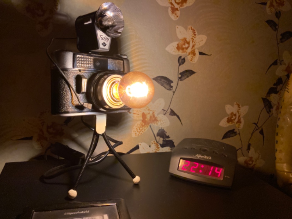 Retro Cameralamp Met Flits En Statief image 6