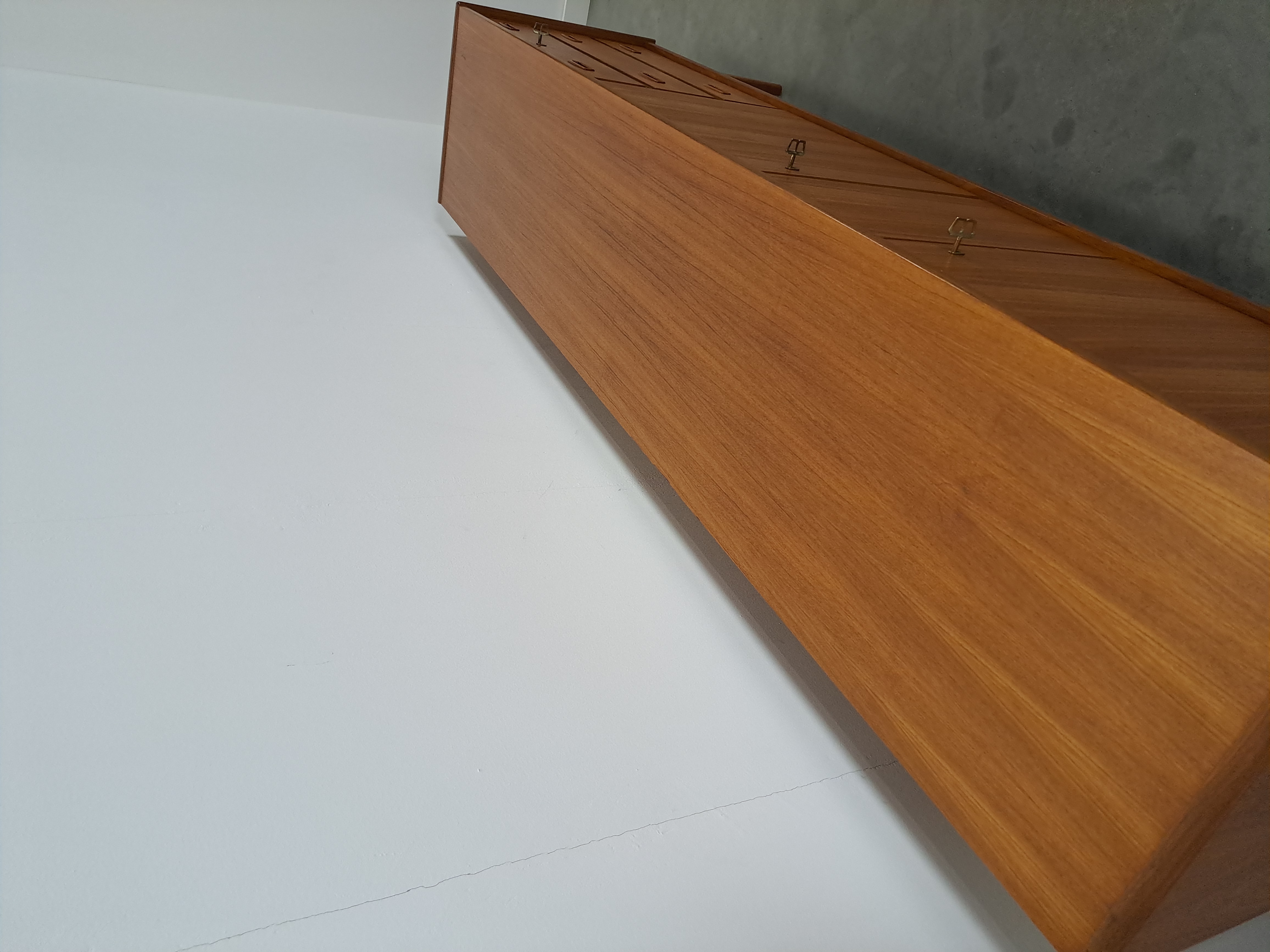 Design Teak Dressoir Bartels Met Lades image 19