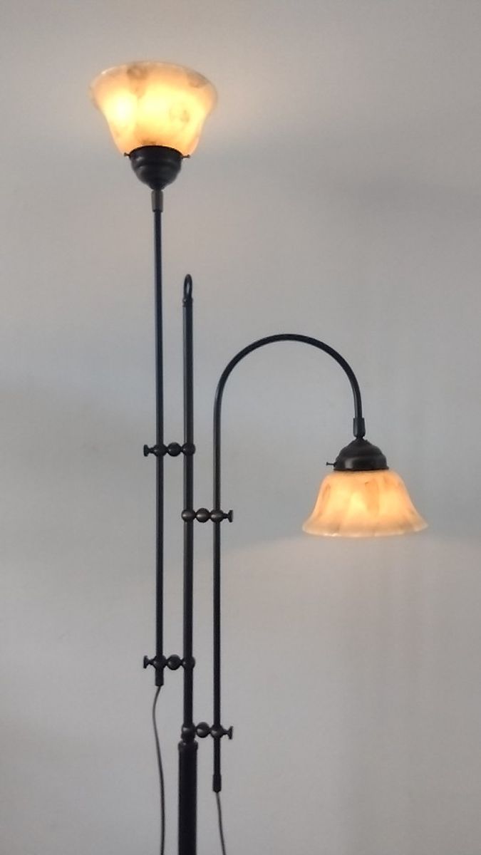 Vloerlamp Met Gemarmerde Glazen Kappen image 10