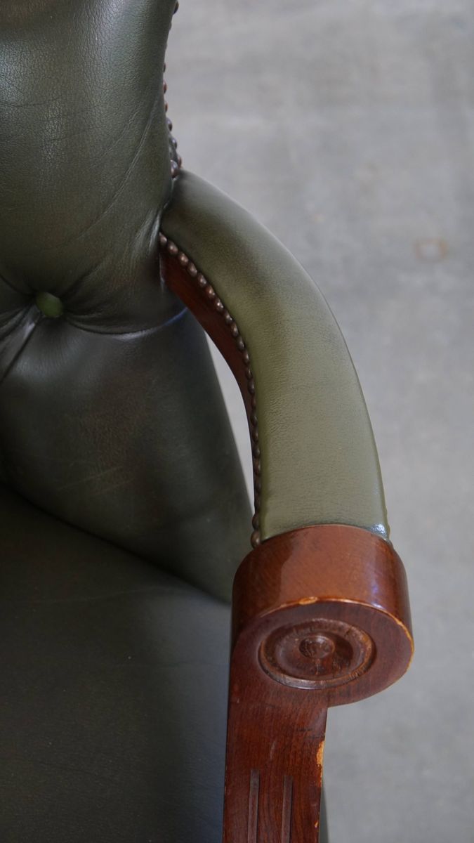 Tijdloze Groene Rundleren Chesterfield Bureaustoel In Engelse Stijl Op Wieltjes image 8