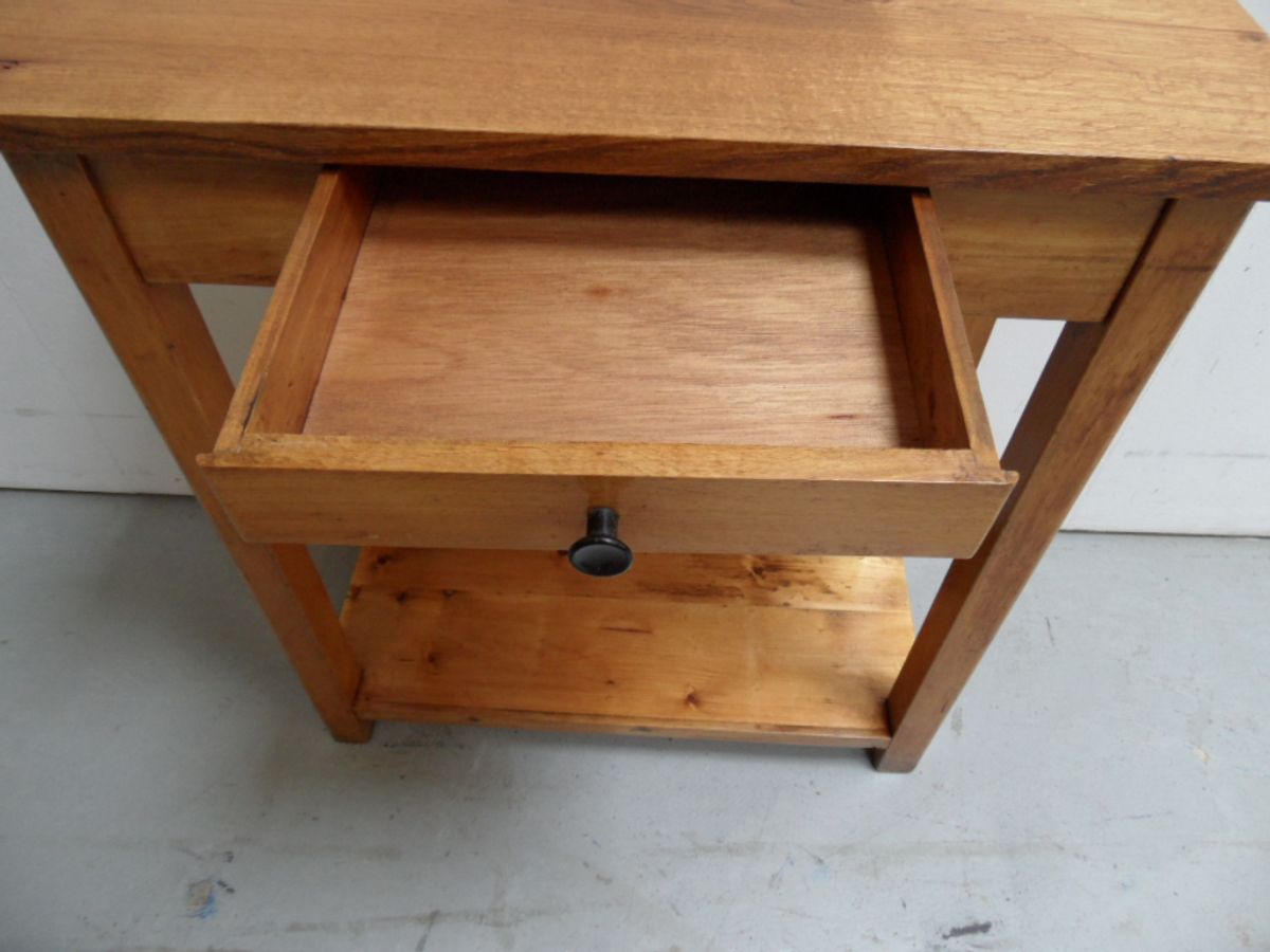 Sidetable Met Lade image 9
