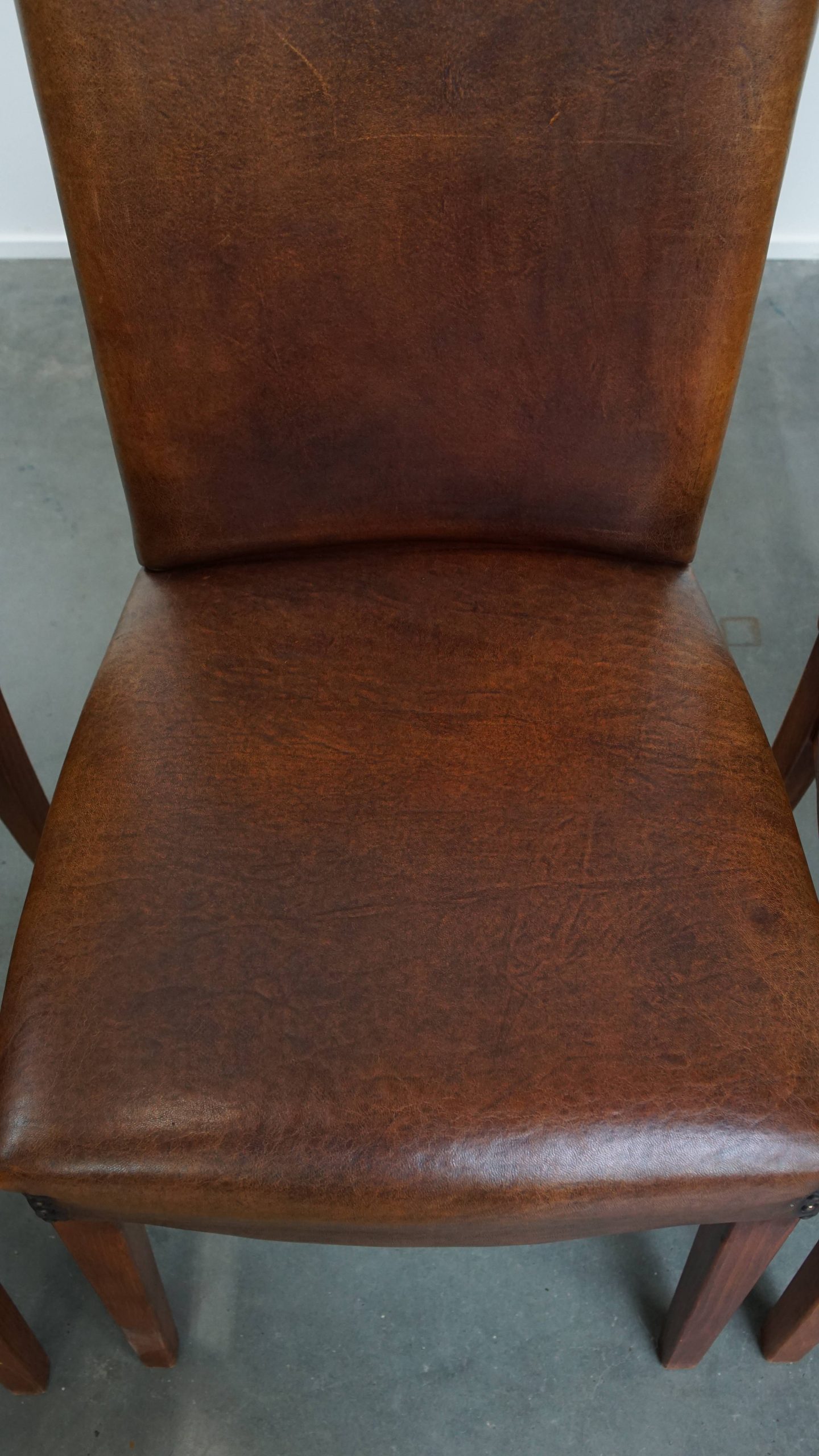 Tijdloze Set Van 4 Statige Comfortabele Eetkamerstoelen Van Schapenleer image 9