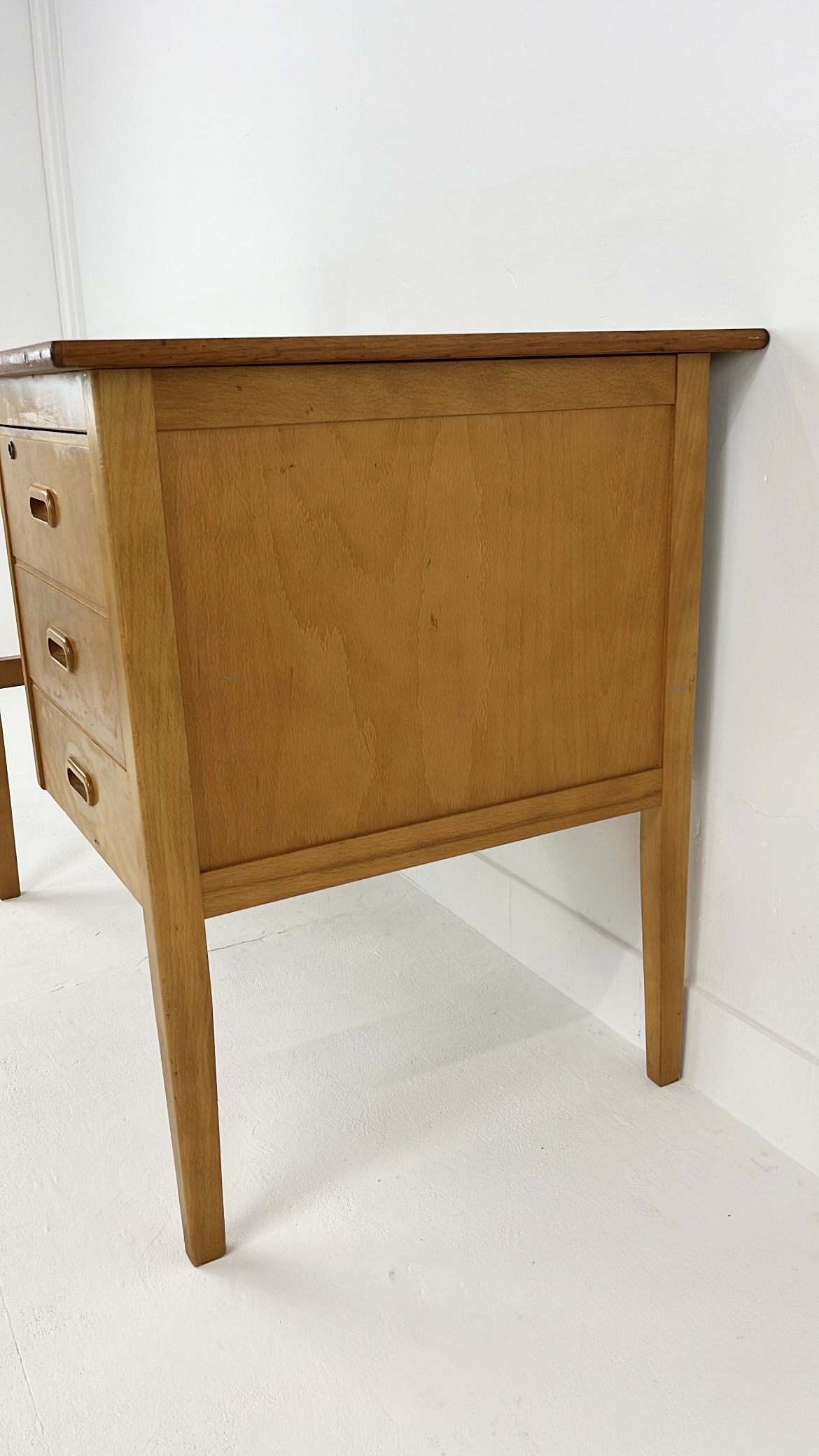 Scandinavisch Vintage Teak Fineren Bureau Veme image 9