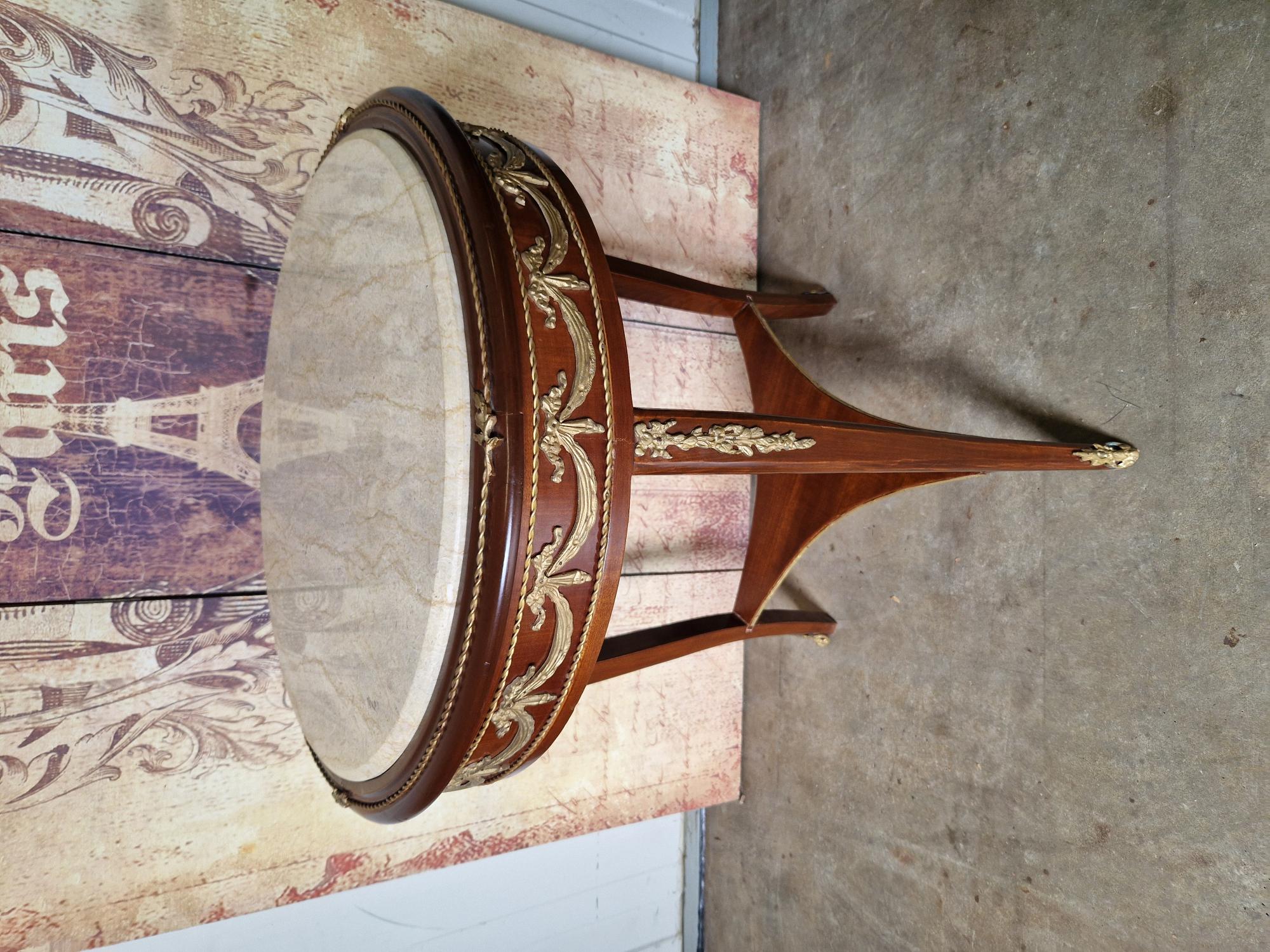 Klassieke Sierlijke Bijzettafel, Plantentafel, Wandconsole Marmeren Blad En Missing Versieringen Afm. 60x60cm En 81cm Hoog image 2