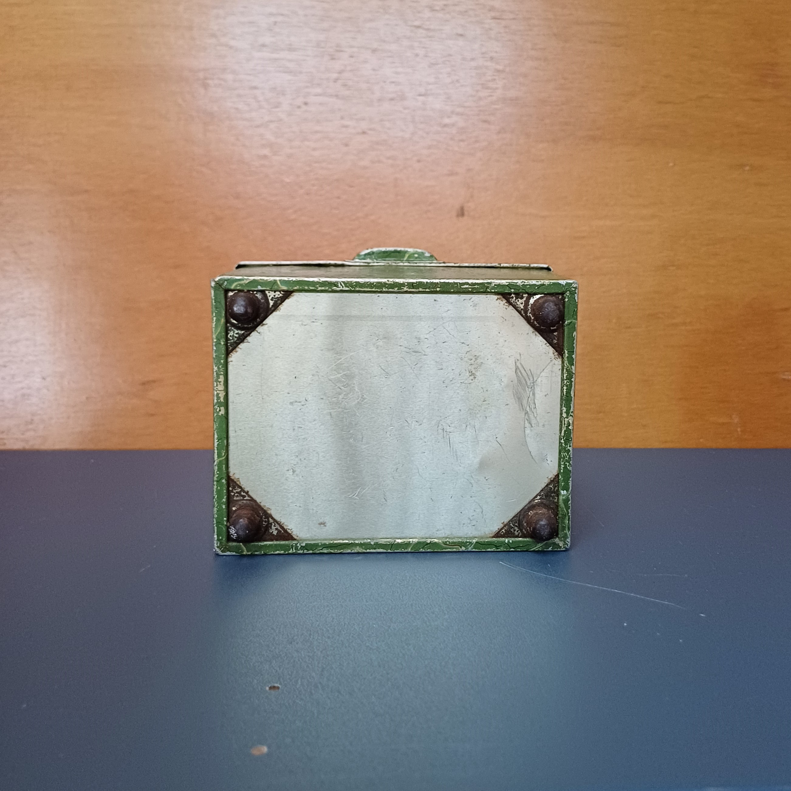 Antiek Groen Blikje Met Theekoepel image 6