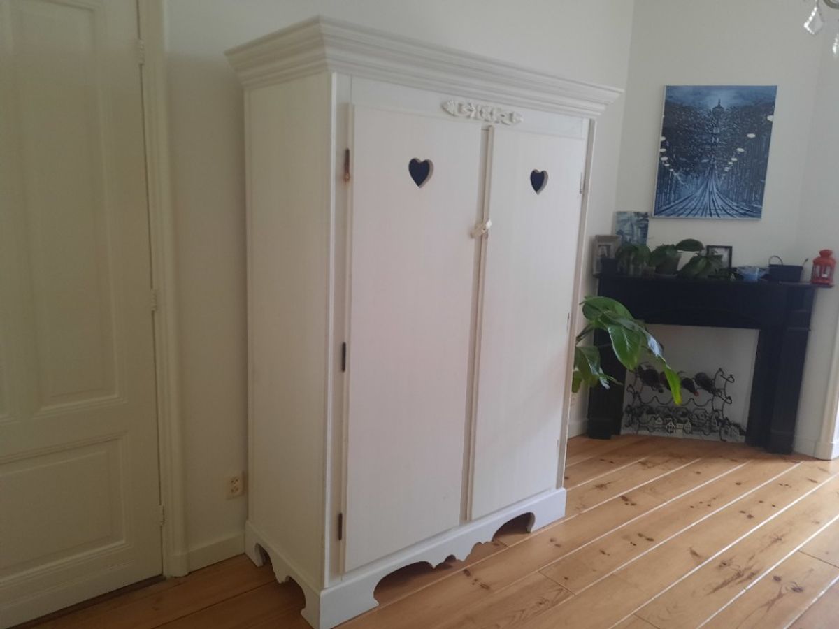 Witte Grote Houten Kast. Opsetims Demi-kast image 7