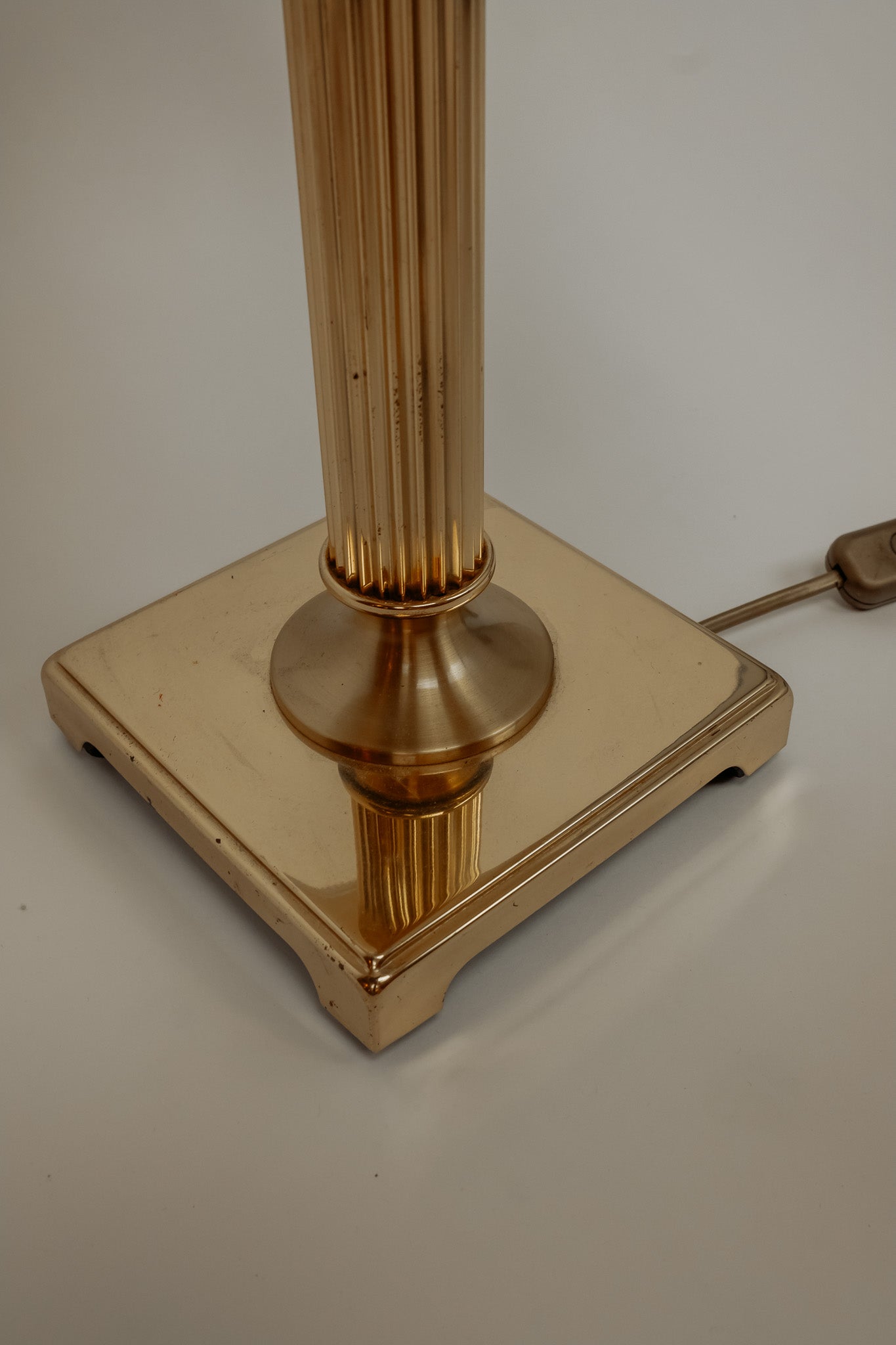 Messing Vintage Tafellamp Met Crèmekleurige Plisse Kap image 8