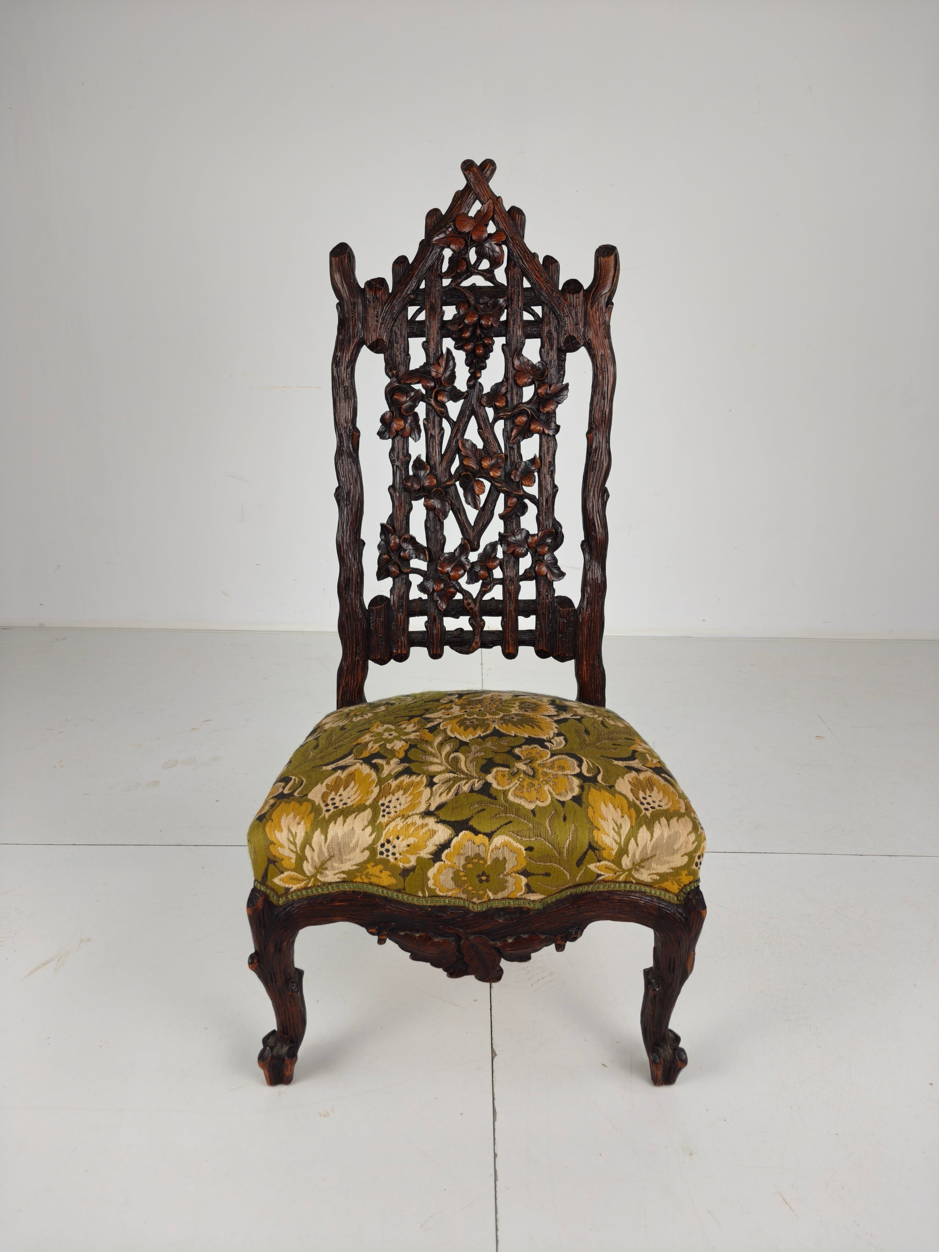 Prachtige 19e-eeuwse Black Forest Stoel – Uitzonderlijk Snijwerk image 4