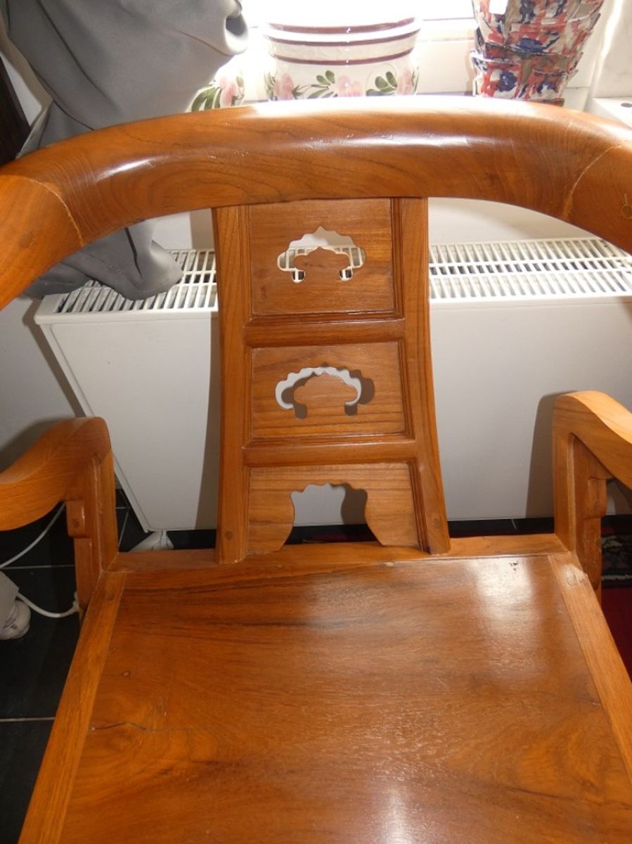 2 Oosterse Boeddisten Armstoelen In Tropisch Hout. image 7