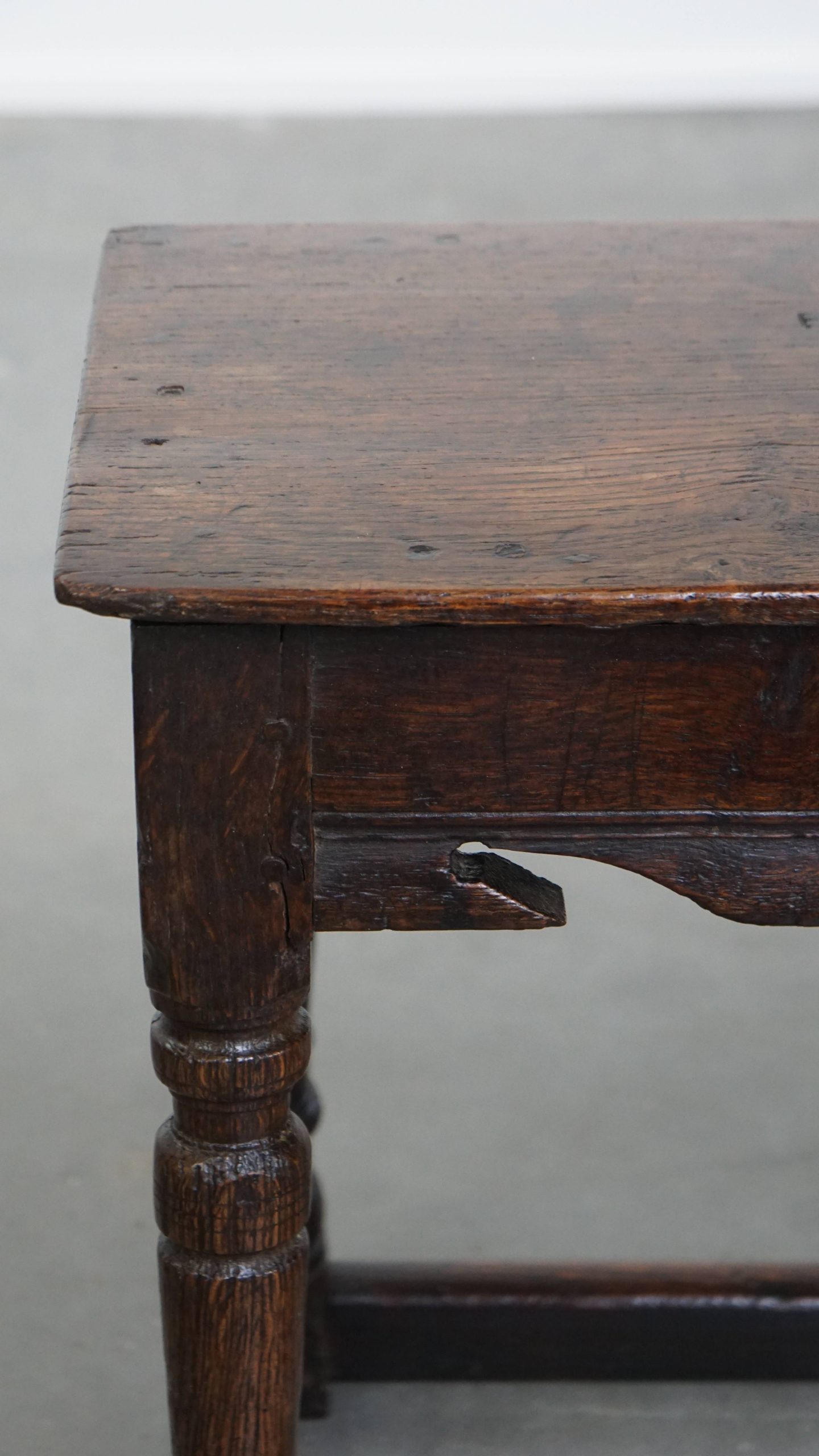 Charmante En Veelzijdige Gesigneerde Antieke Engelse Eikenhouten Joint Stool/ Kruk/ Bijzettafel image 9
