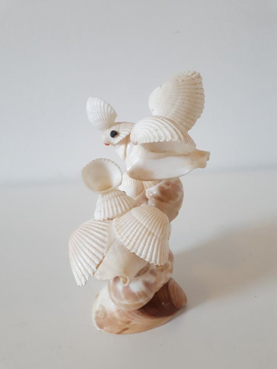 * 60's Schelpen Kunst Witte Duiven Beeldje image 6