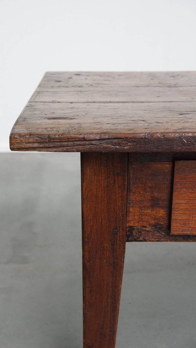 Charmante En Praktische Antieke Franse Salontafel Met Opvallende Kleuren Een Mooi Patina image 7