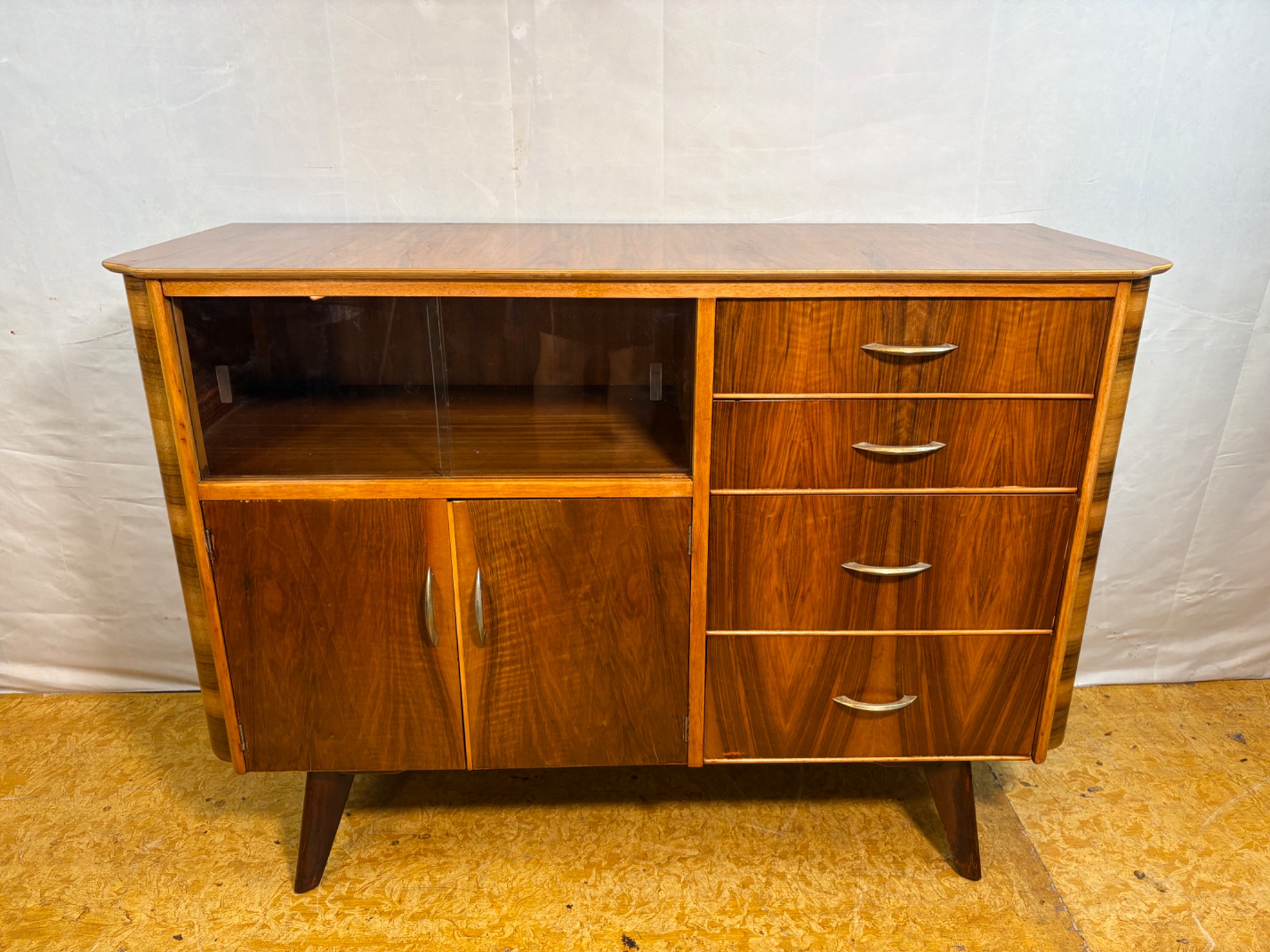 mid century modern dressoir Vintage mid-century modern design sideboard in teak