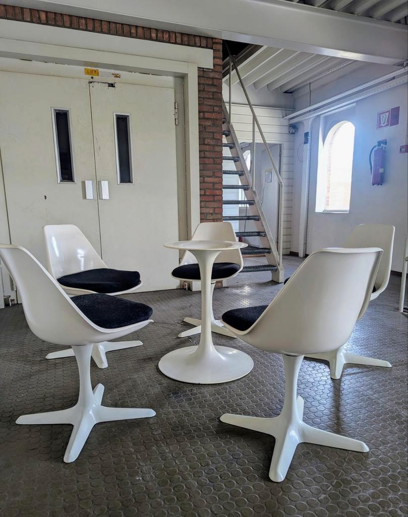 5 Vintage Arkana Tulipe Stoelen- Maurice Burke image 18