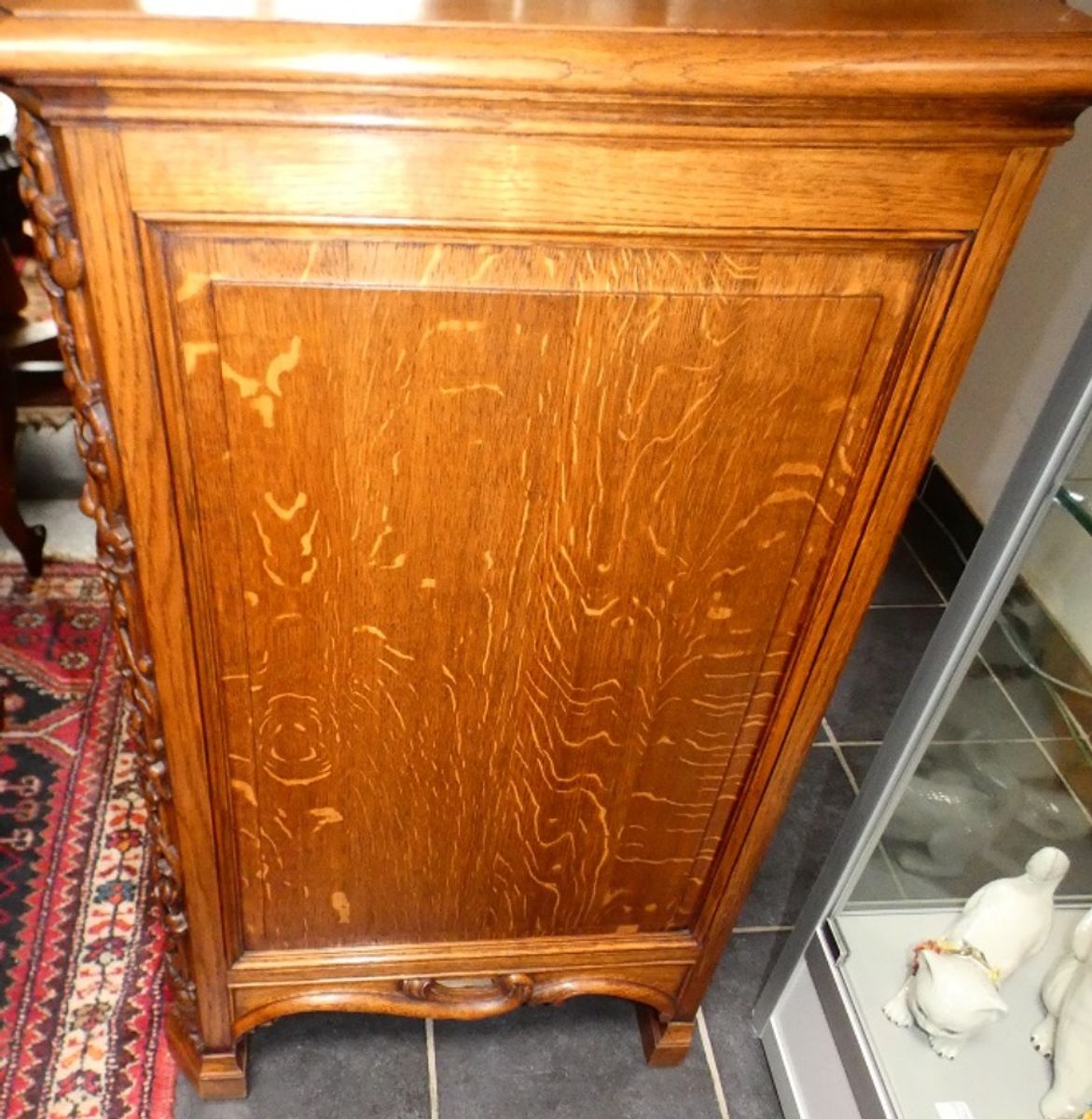 Louis Xv Franse Gebeeldhouwde Eiken Commode. image 7