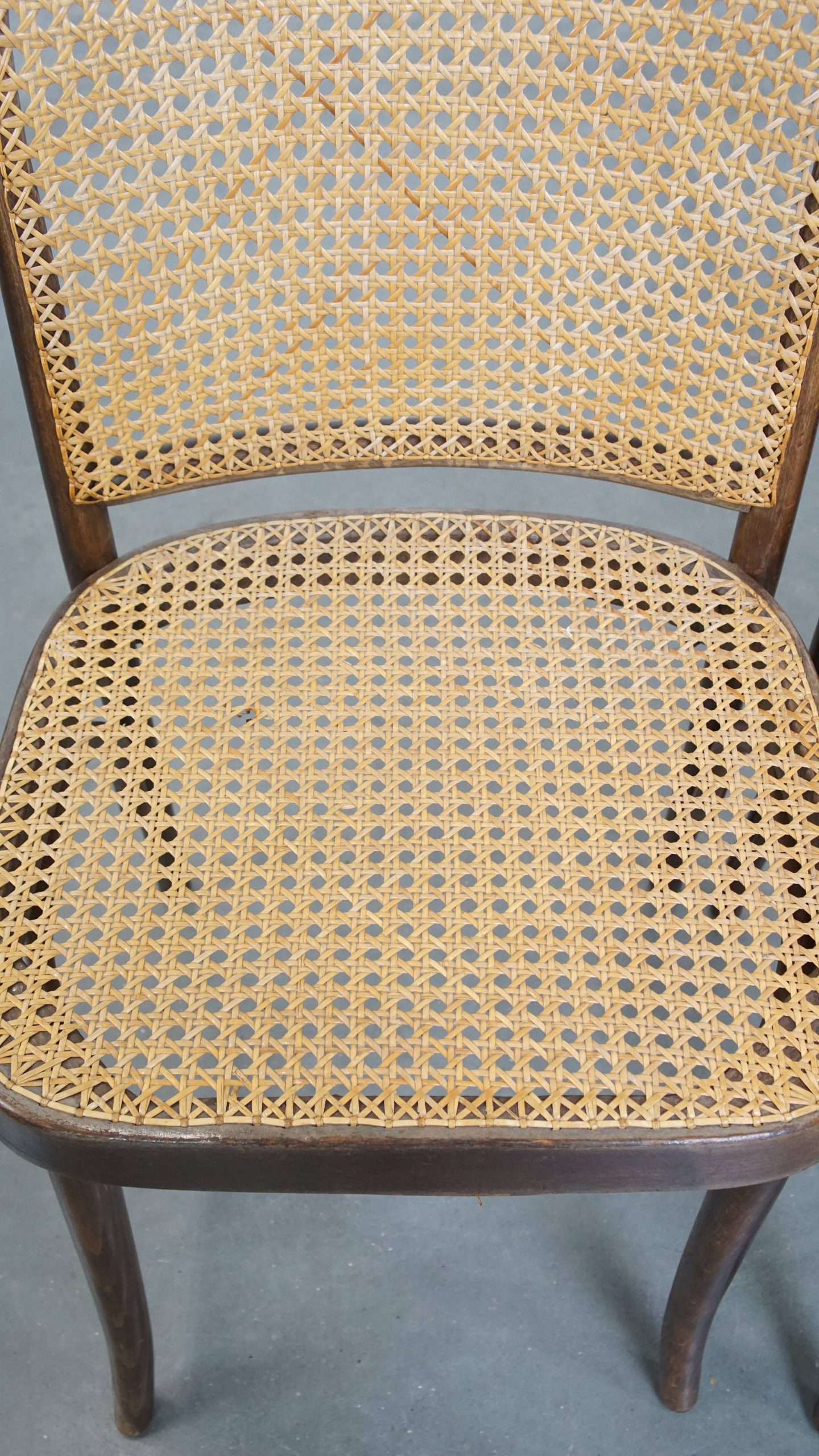 Set Van 2 Tijdloze En Charmante Bistro Stoeltjes In De Stijl Van Thonet Met Uniek Houten Frame image 6