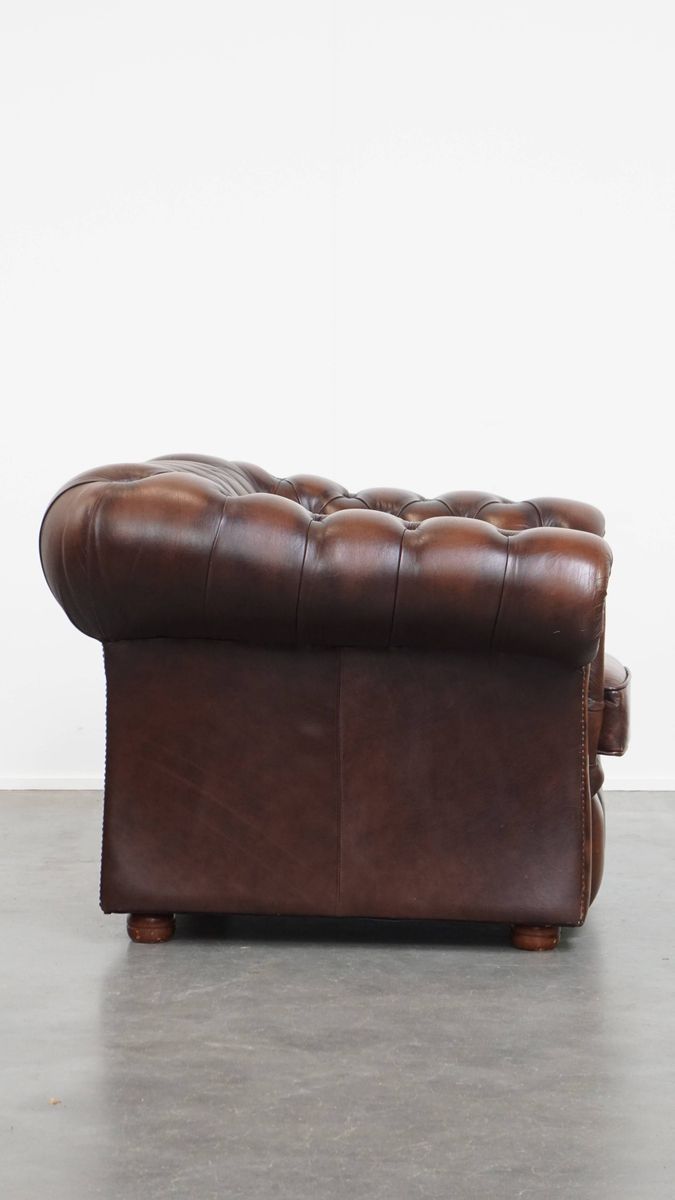 Luxe En Imposante In Goede Staat Verkerende Rundleren Chesterfield Clubfauteuil In Engelse Stijl image 2