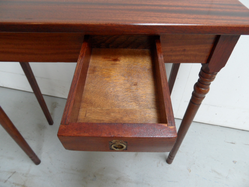 Mahonie Sidetable image 6