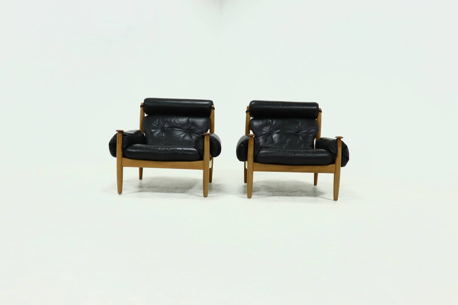 Pair Of Scandinavian Lounge Chairs By Eric Merthen For Ire Möbler 1960s image 5