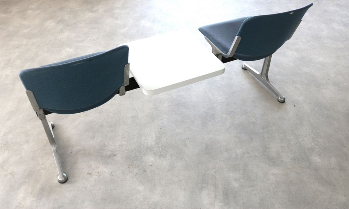 Vintage Bankje | Wachtkamerbank Met Tafel | Jaren 70 image 9