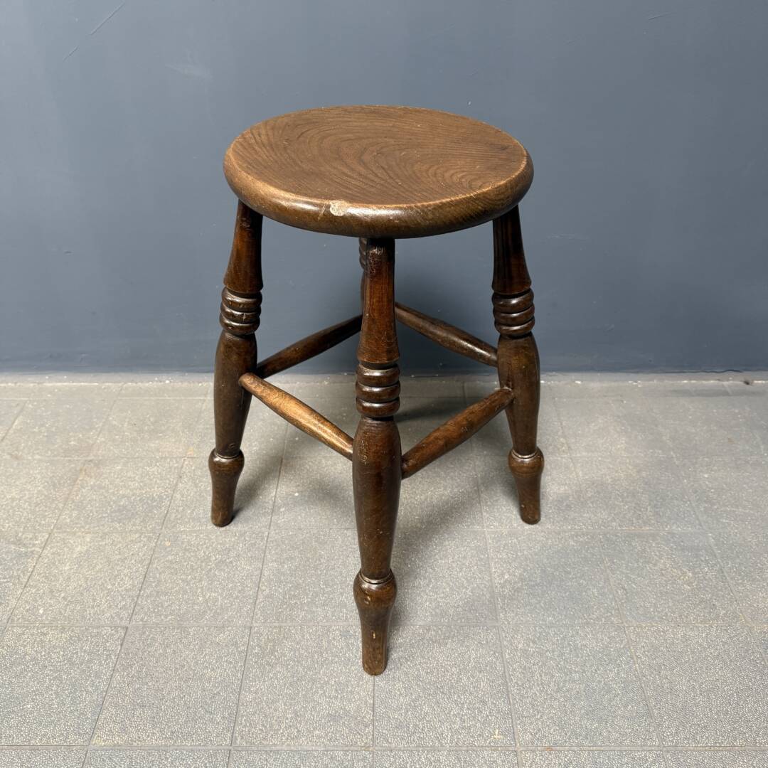 Set Van Twee Engelse Windsor Pub Krukken image 3