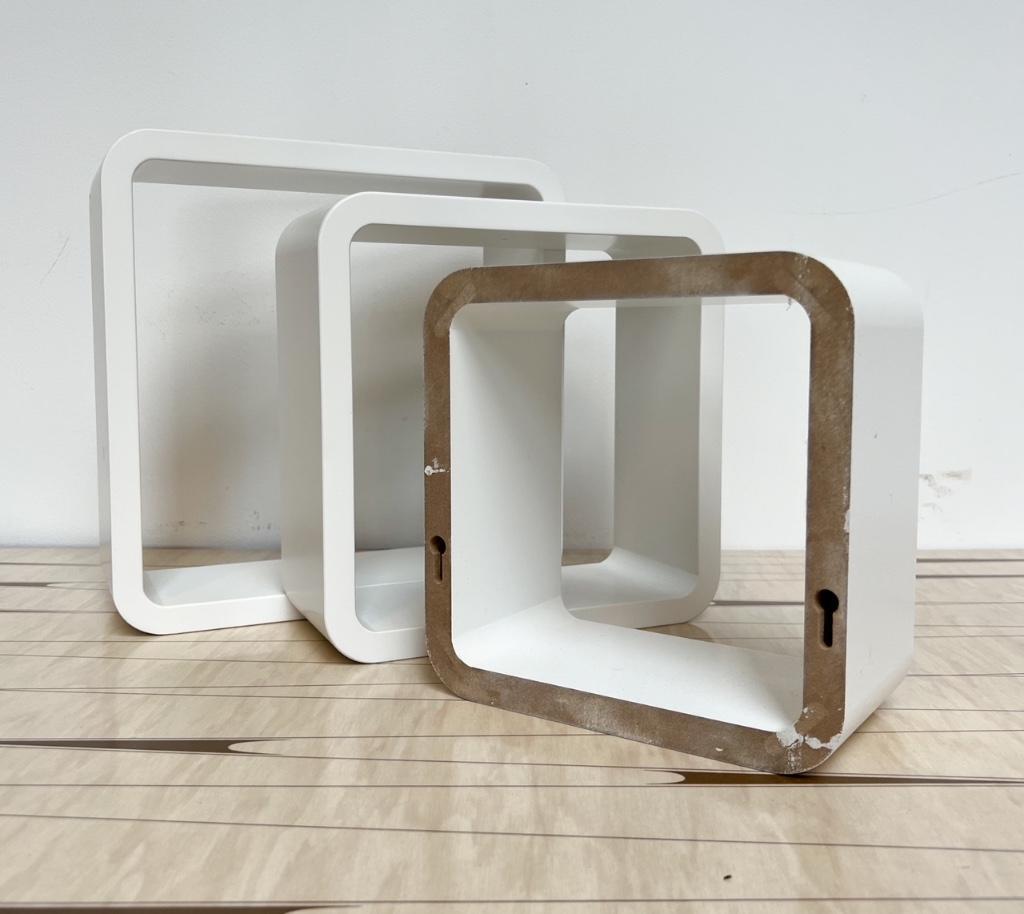 Set Van 3 Kubusvormige Wandkastjes, 1990’S image 2
