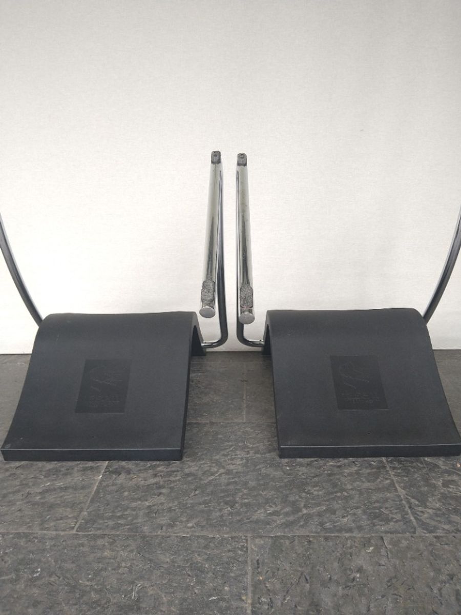 2 “magic Chairs” , Ontworpen Door Ross Lovegrove Voor Fasem image 8