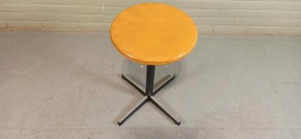 Vintage Industriële Kruk, Rond image 5
