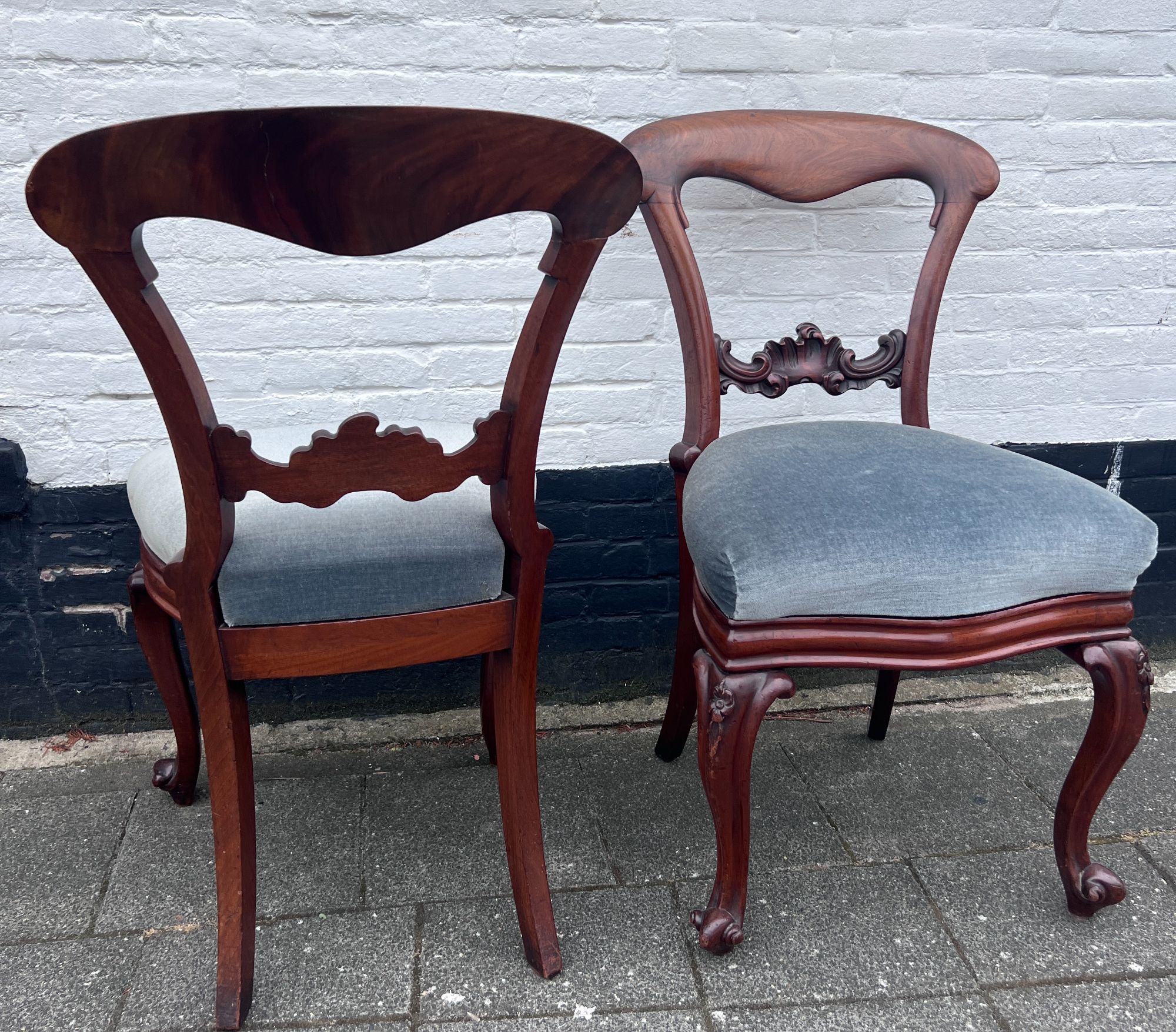 Set Van Twee Antiek Mahonie Stoelen Met Blauwe Stoffering, 47 X 43, Hoog 87 Cm image 7