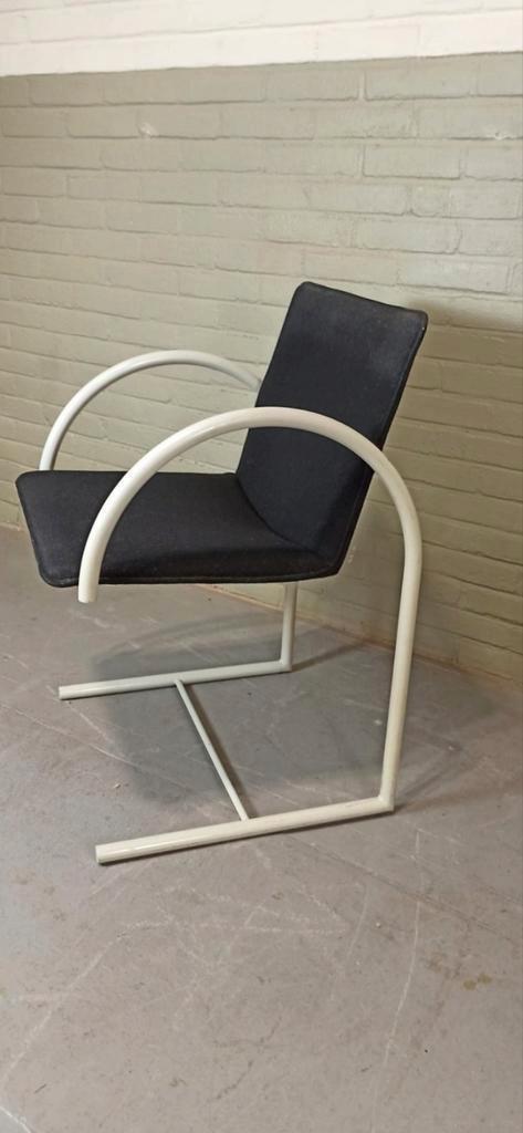 Set Van 2 Vintage Cirkel Stoelen, Metaform, Postmodern image 5