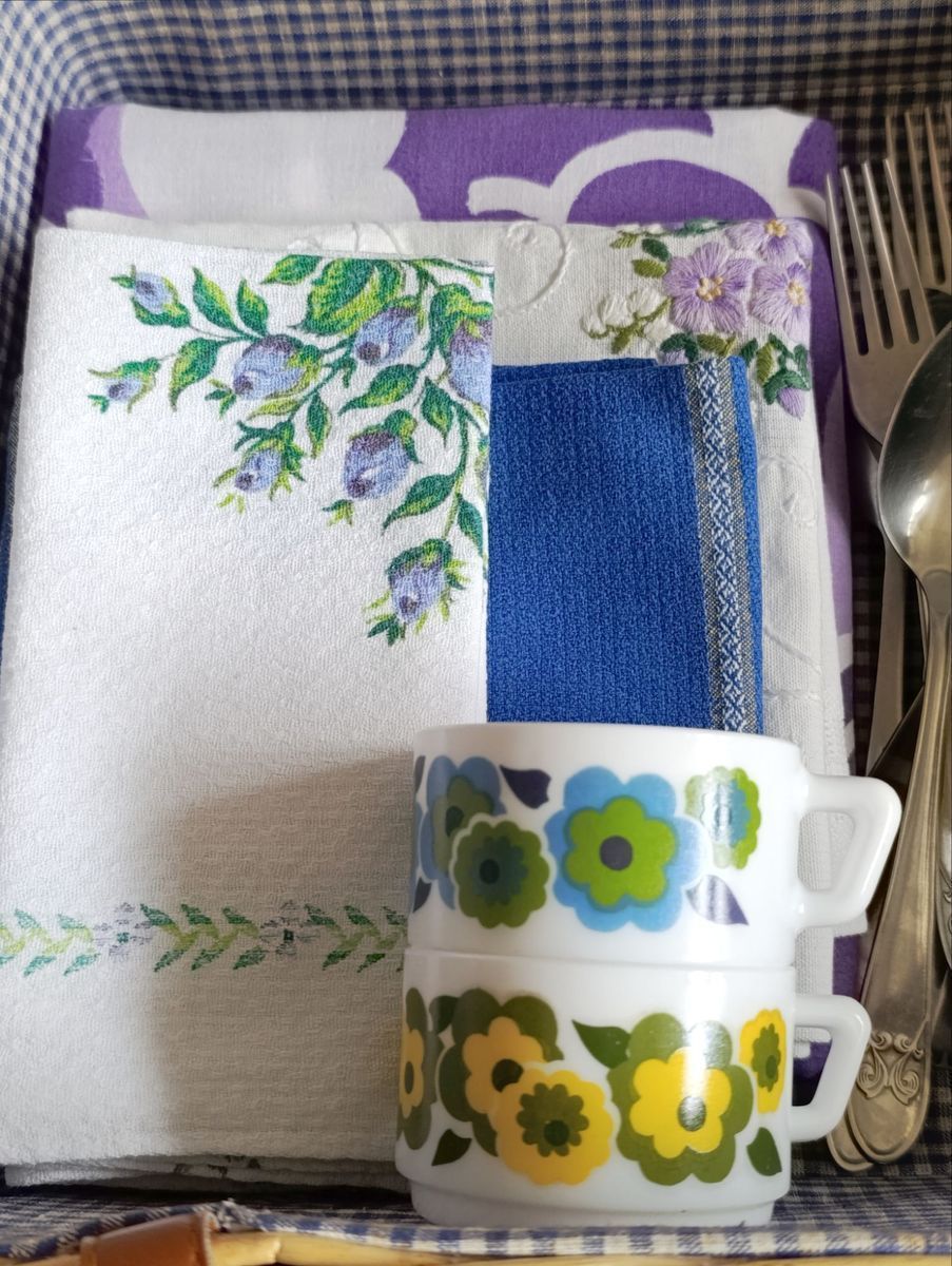Vintage Unieke Picknickmand, Met Liefde Gerestyled image 4