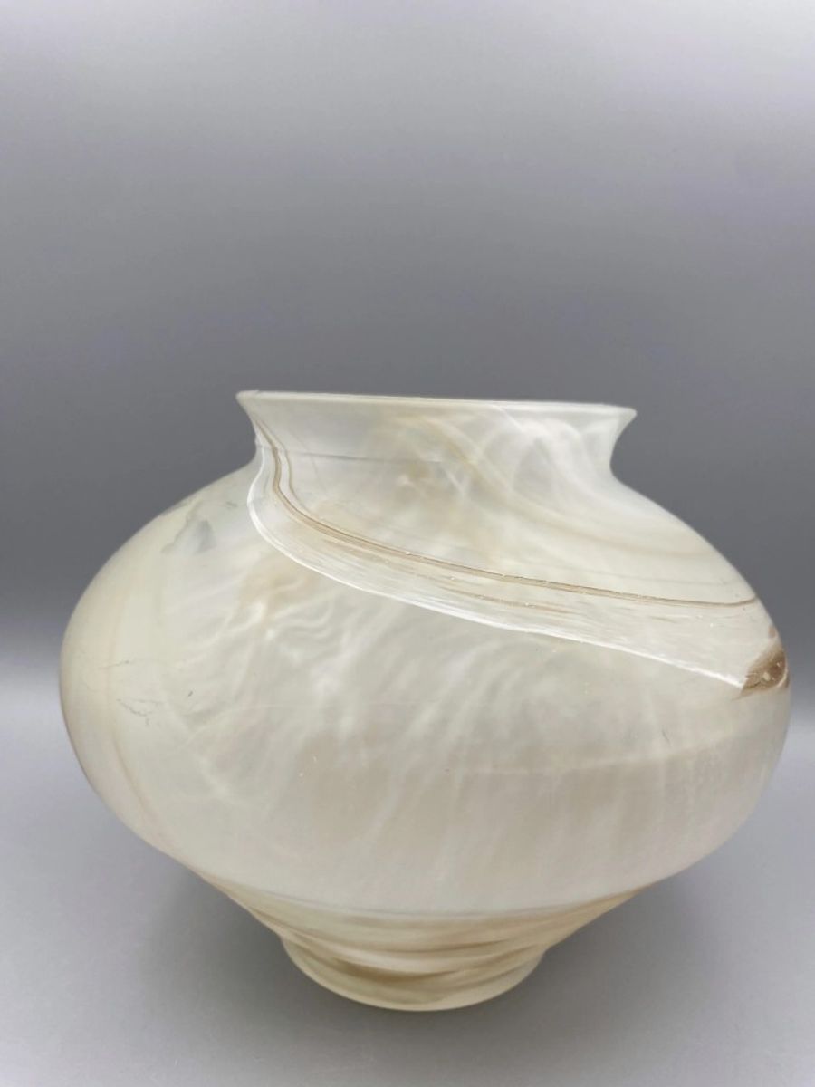 Beeldschone Vaas Gemarmerd Melkglas image 5