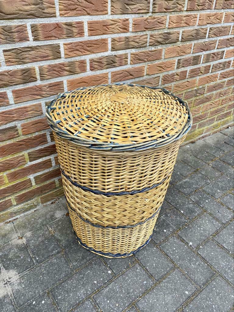 Bekijk Vintage Rotan / Rieten Wasmand op Reliving 🤩