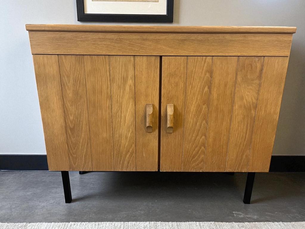 Vintage Kast / Commode Met Stalen Pootjes image 3