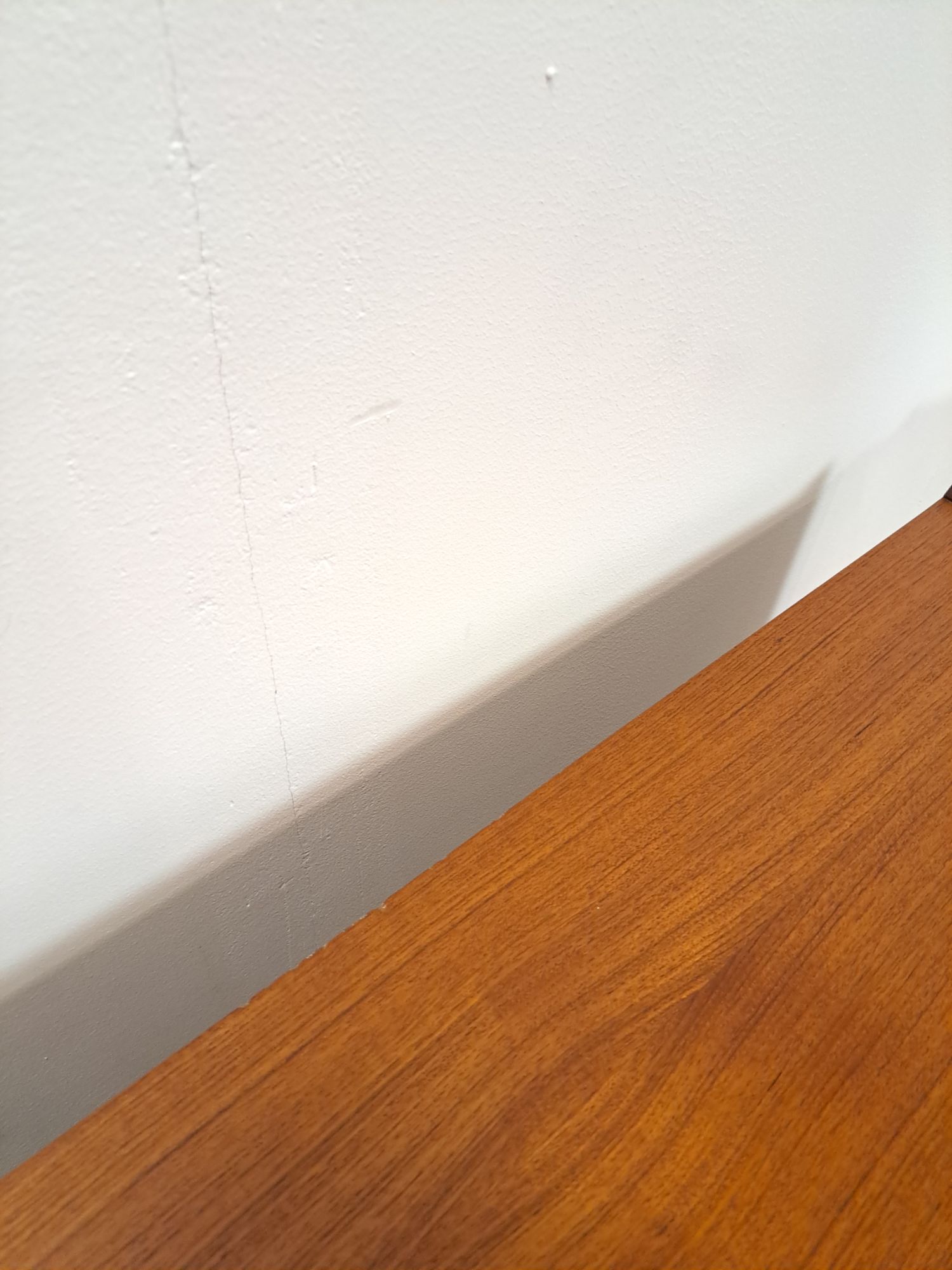 Teak Kast Met Schuine Poten En Lades Uit Zweden image 18