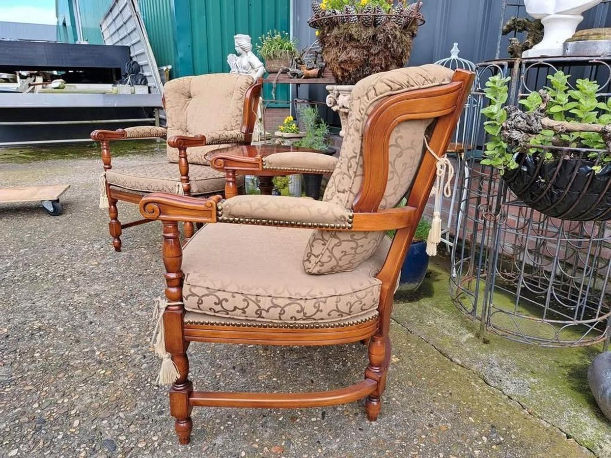 Klassieke Fauteuils Met Rond Bijzettafeltjes, Slaapkamer, Le image 8