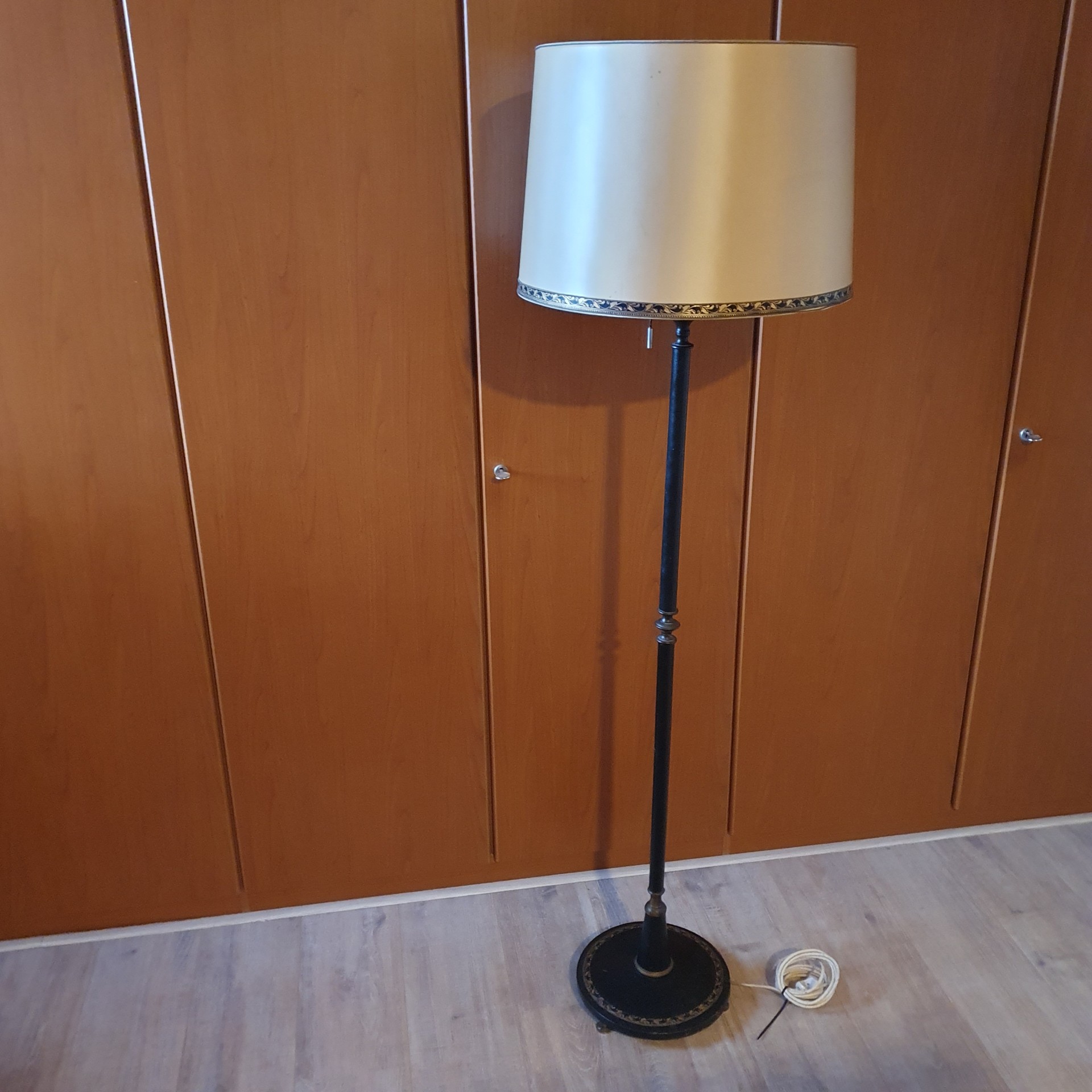 Klassiek - Vloerlamp - Staande Lamp - Met Leder Omkleed -1950 image 2
