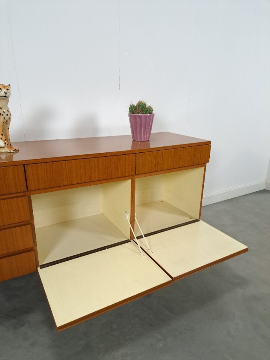 Teak Fineer Dressoir Barkast Met Lades En Klepdeuren image 9