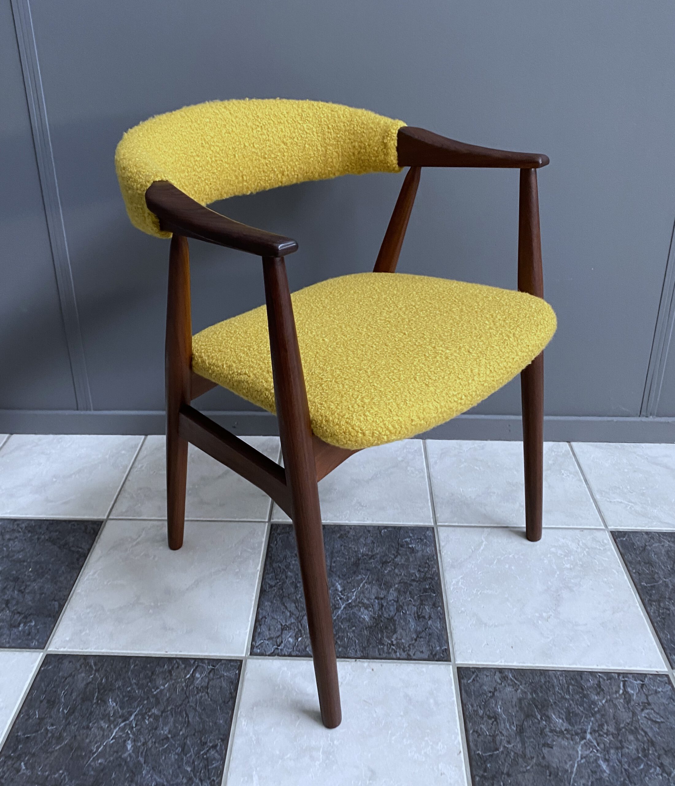 Thomas Harlev Chair Model 213 In Yellow Boucle image 3