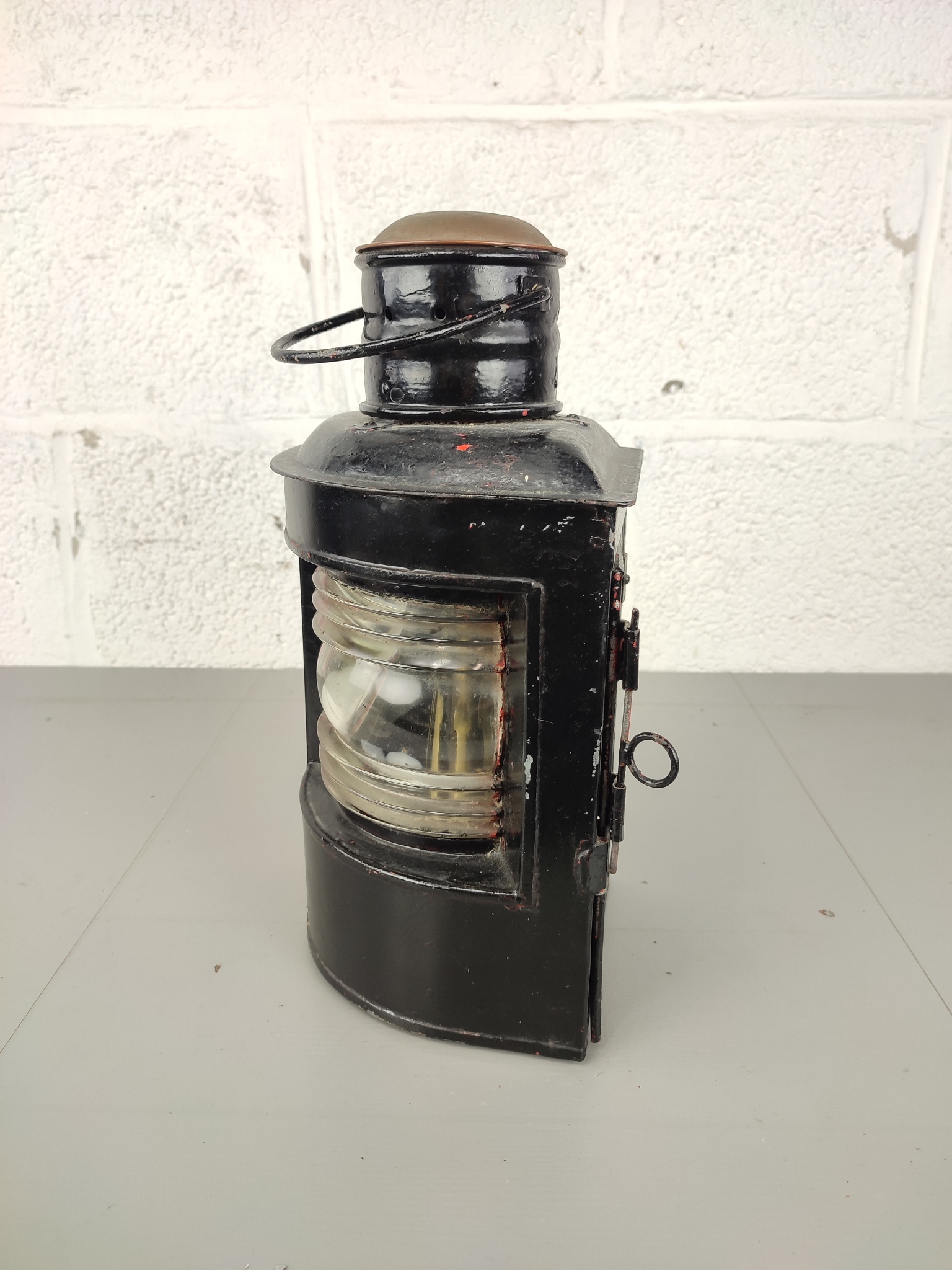 Oude Zwarte Scheepslamp image 5