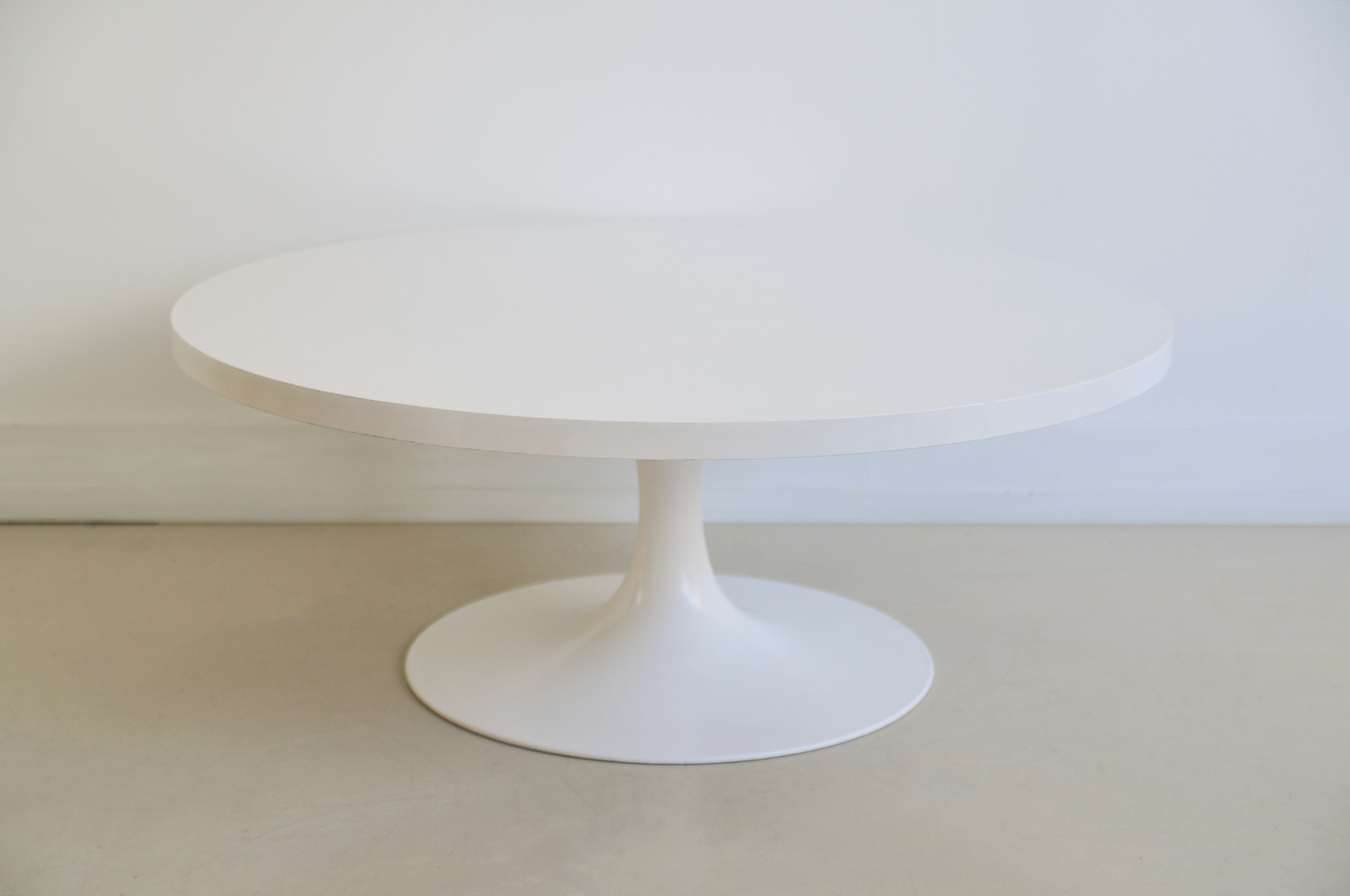 Witte Tulip Salontafel Maurice Burke Voor Arkana image 4