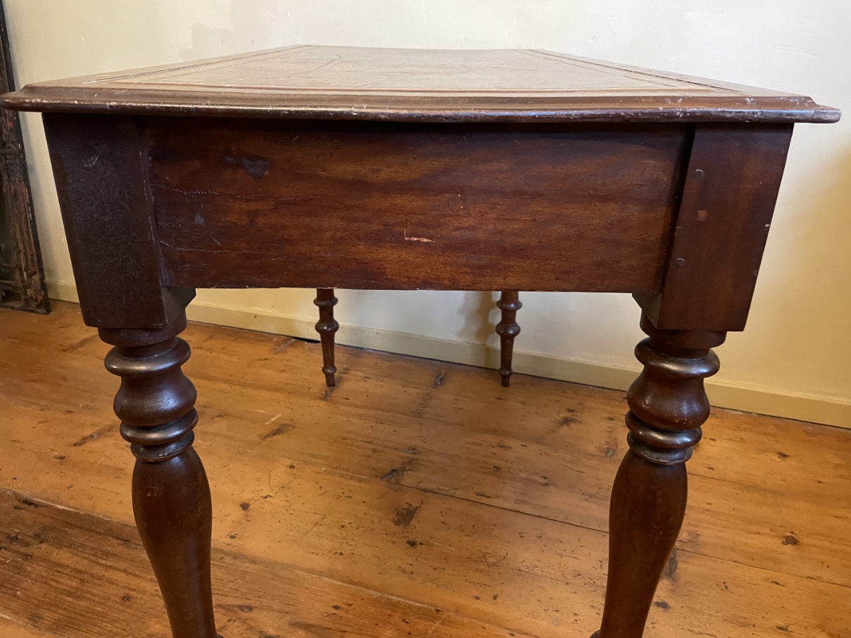 Magnifiek Bureau Werktafel Leer En Ingelegd Met Bladgoud 19e Eeuws Frans image 12
