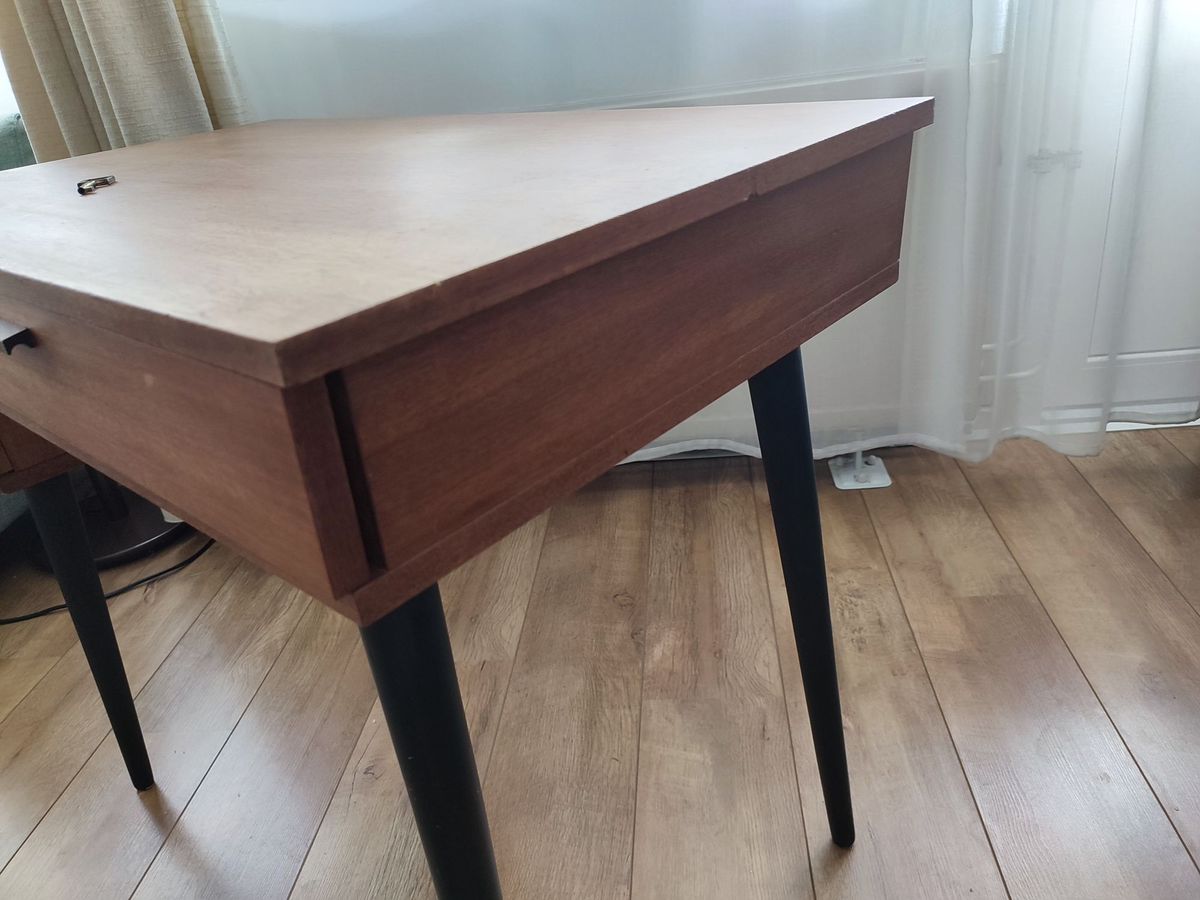Vintage Houten Bureau Op Zwarte Poten Met Lade En Kastje image 5
