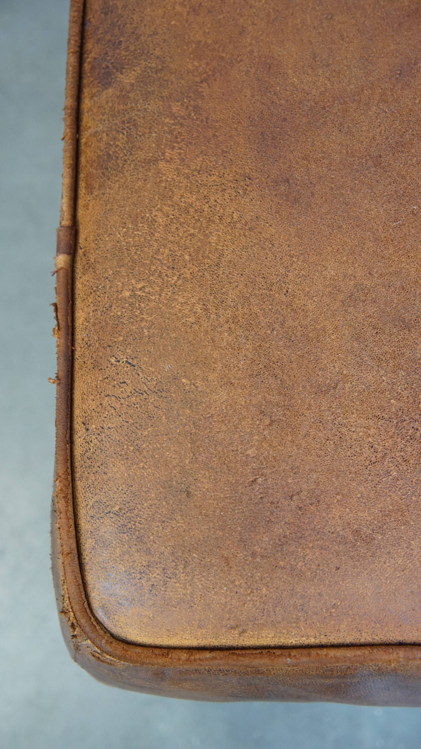 Stoere Hocker Gemaakt Van Schapenleer image 10